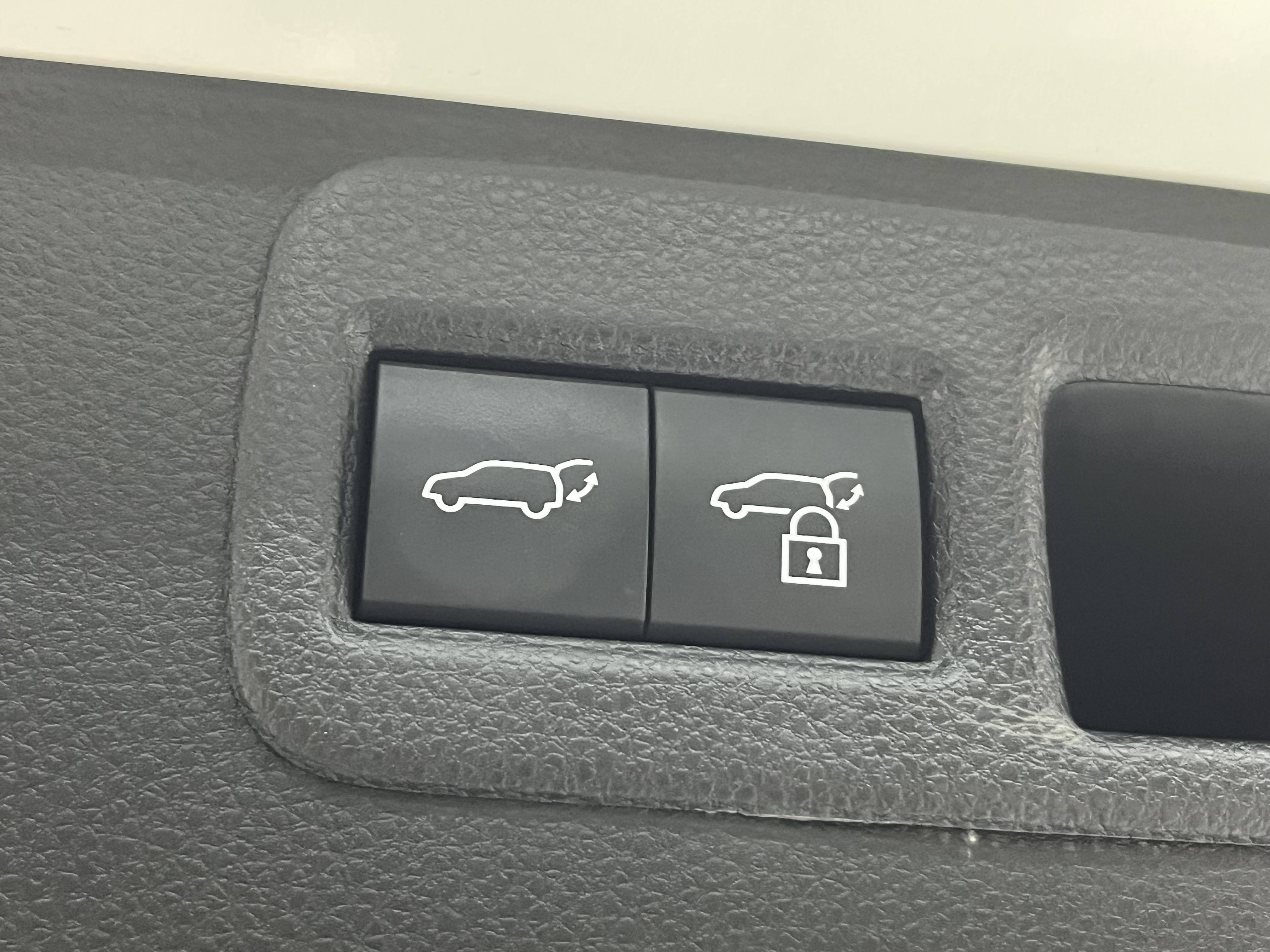 Toyota Venza 2024 car image #13