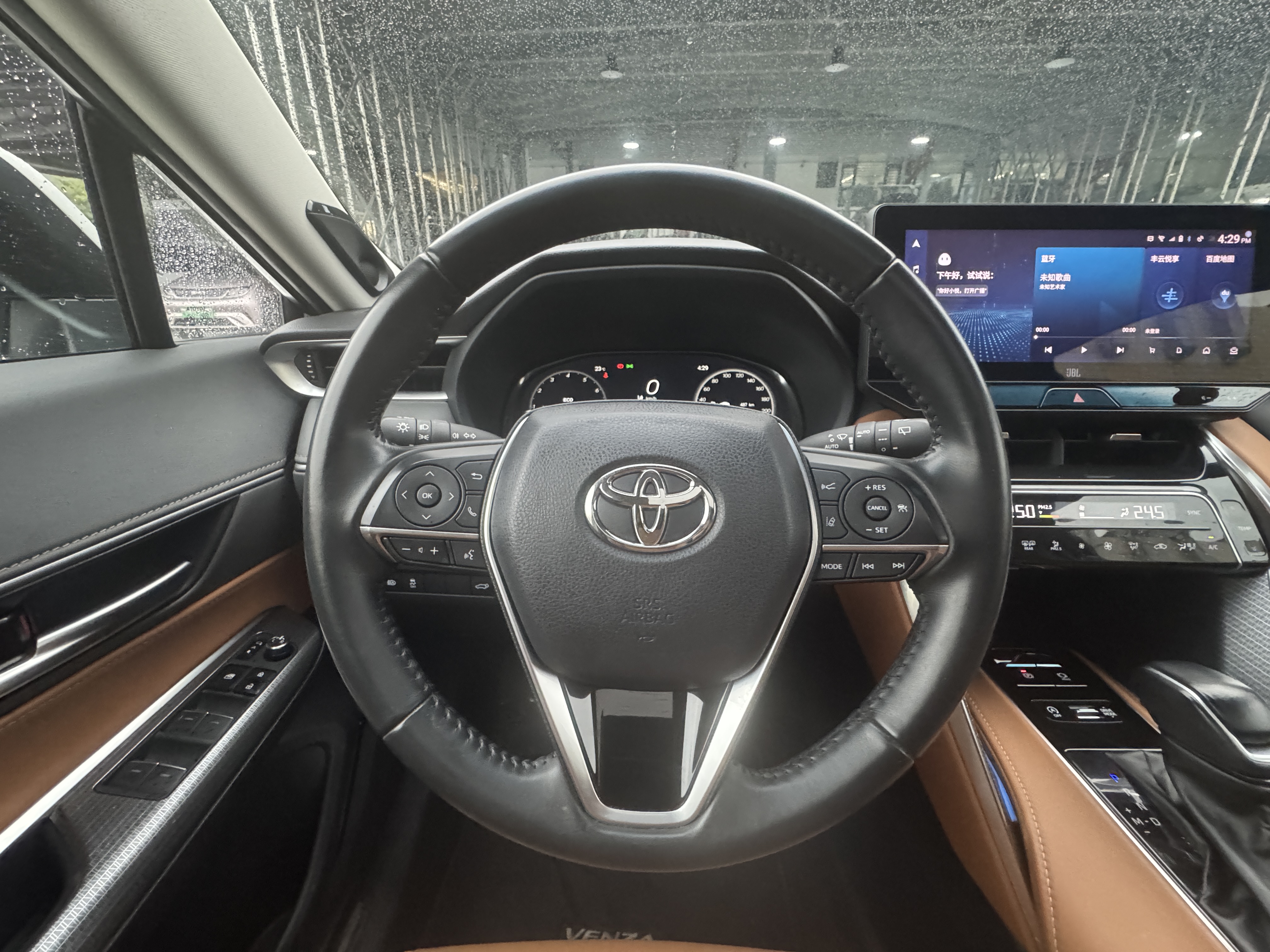 Toyota Venza 2024 immagine di auto #13