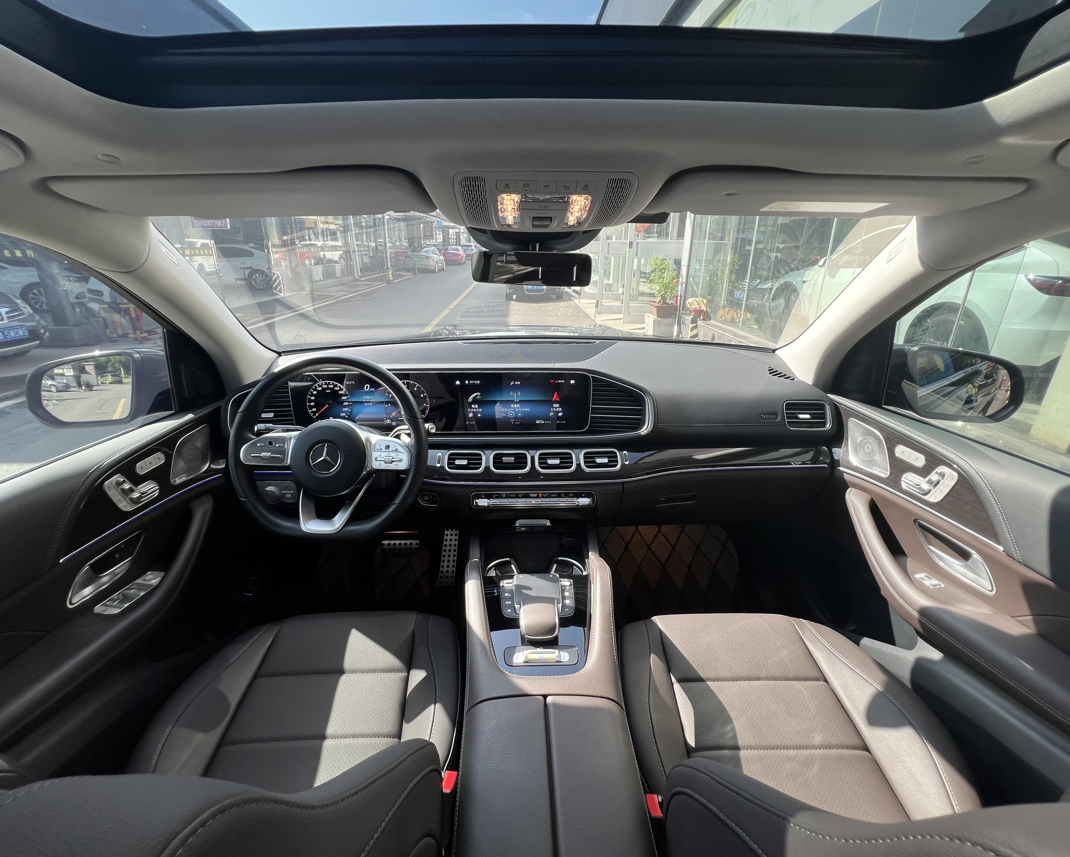 Mercedes-Benz GLS Class 2023 car image #13