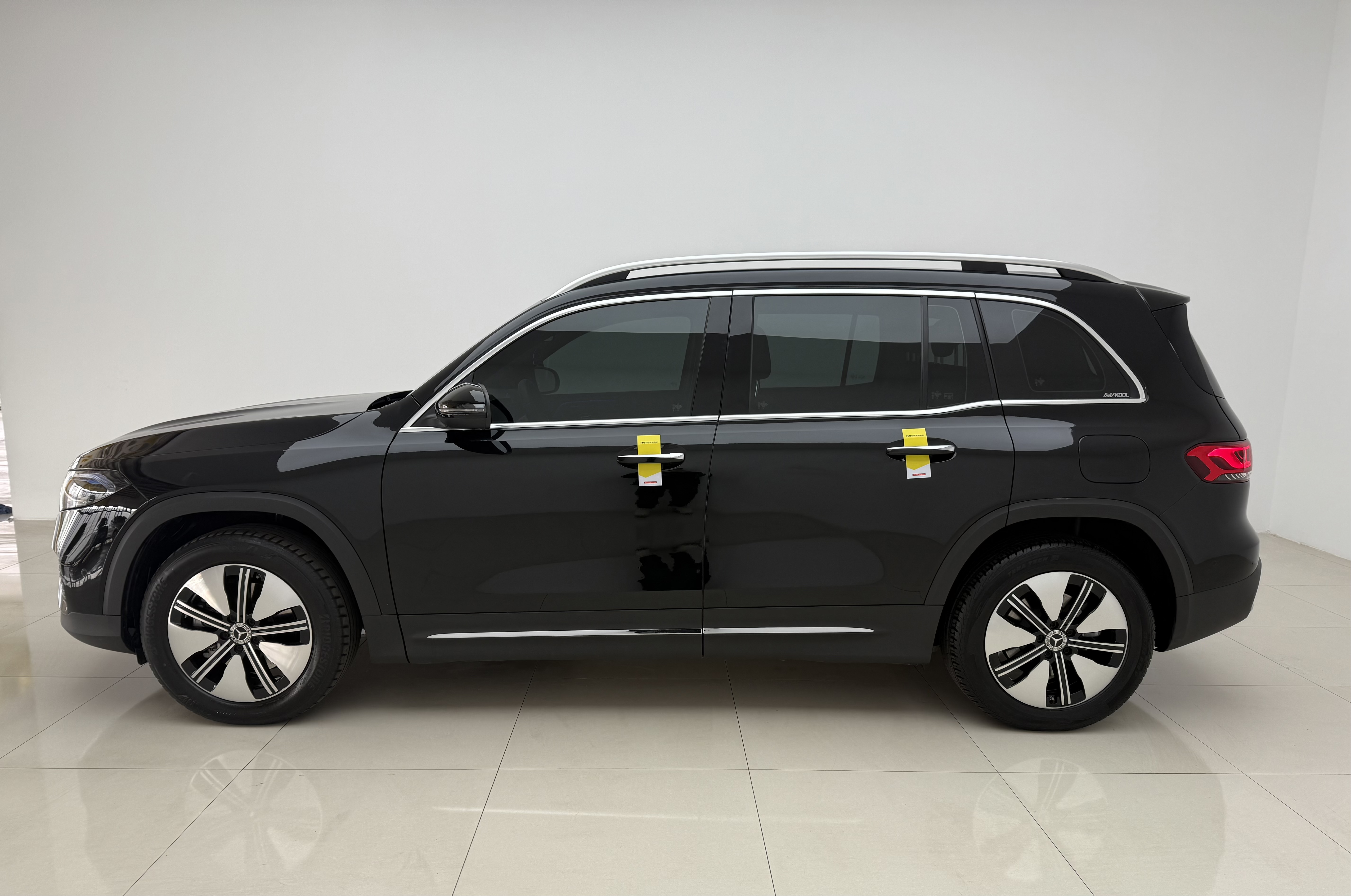 Mercedes-Benz EQB Class 2023 #13 Mercedes-Benz EQB Class 2023 car image #13