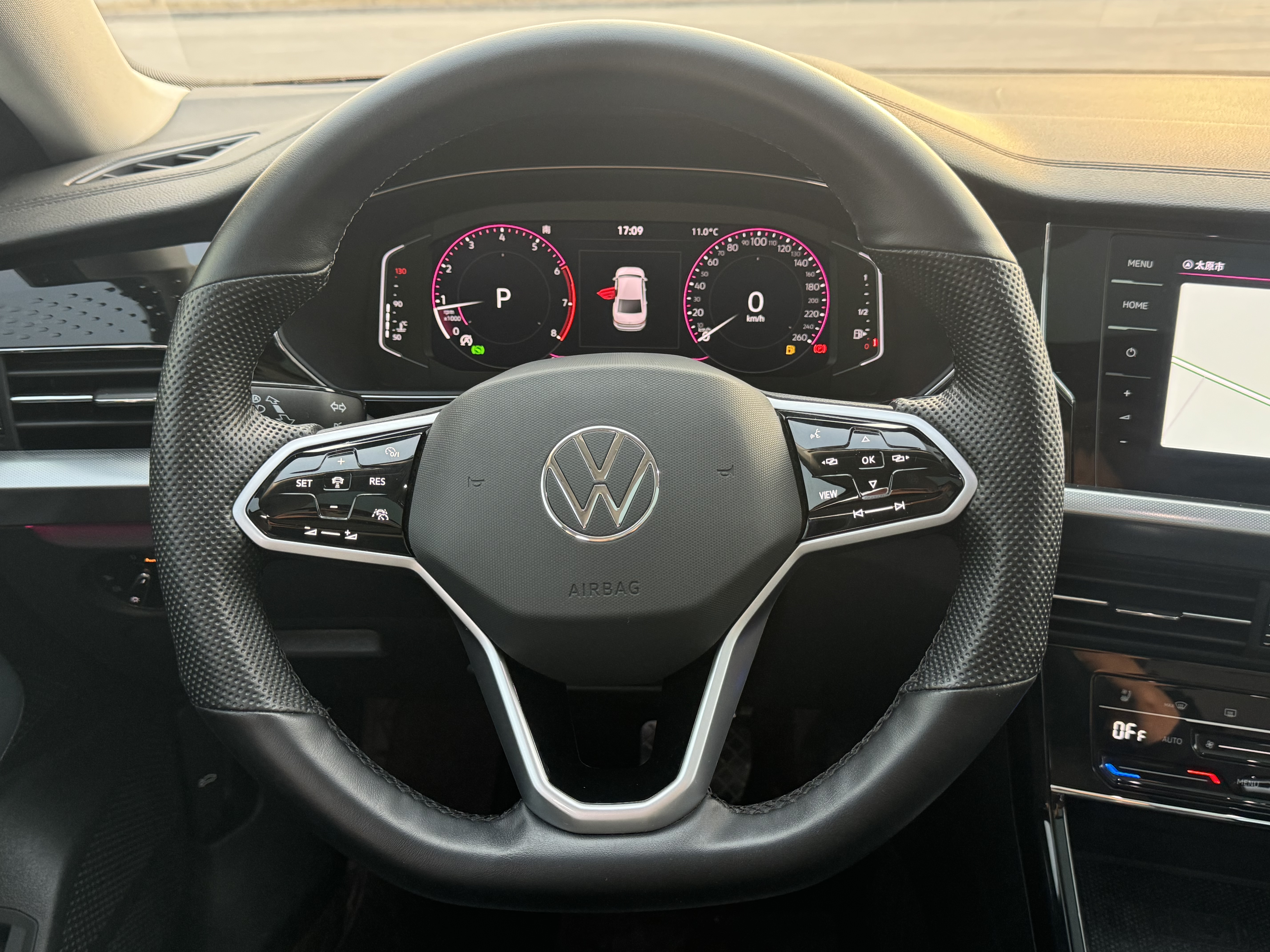 Volkswagen Passat 2023 immagine di auto #13