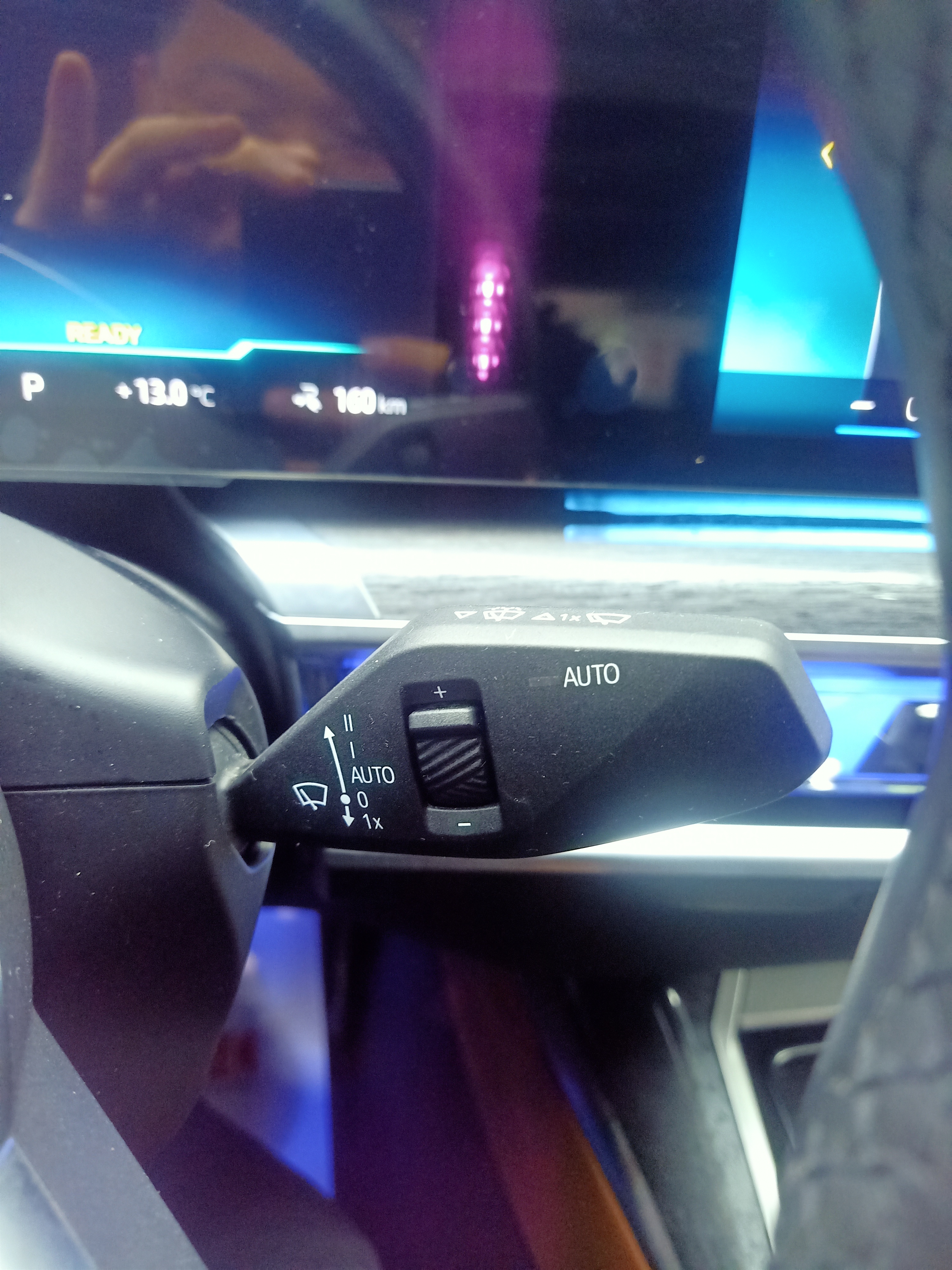 BMW i7 2023 car image #13