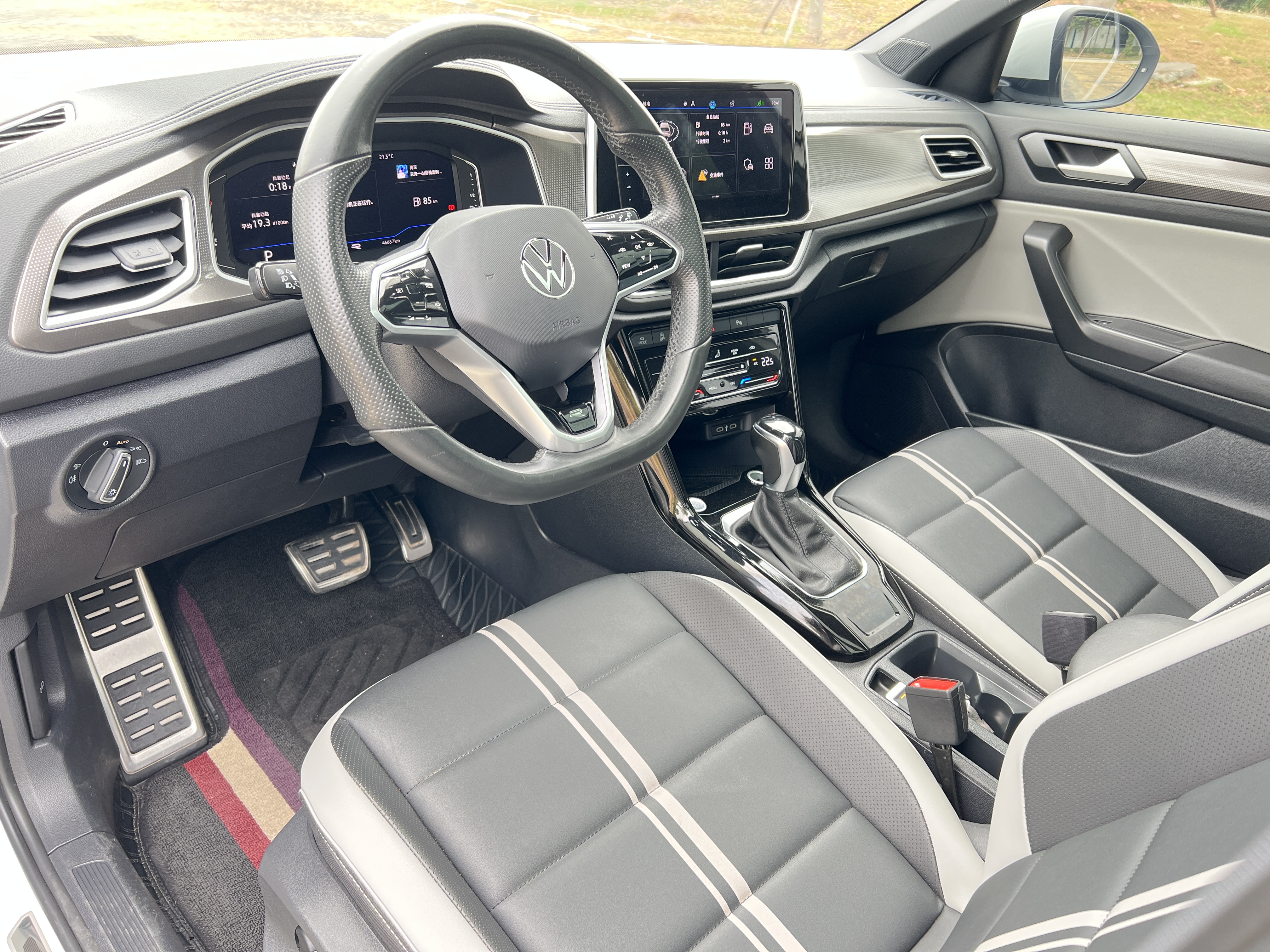 T-Roc 2023 car image #13