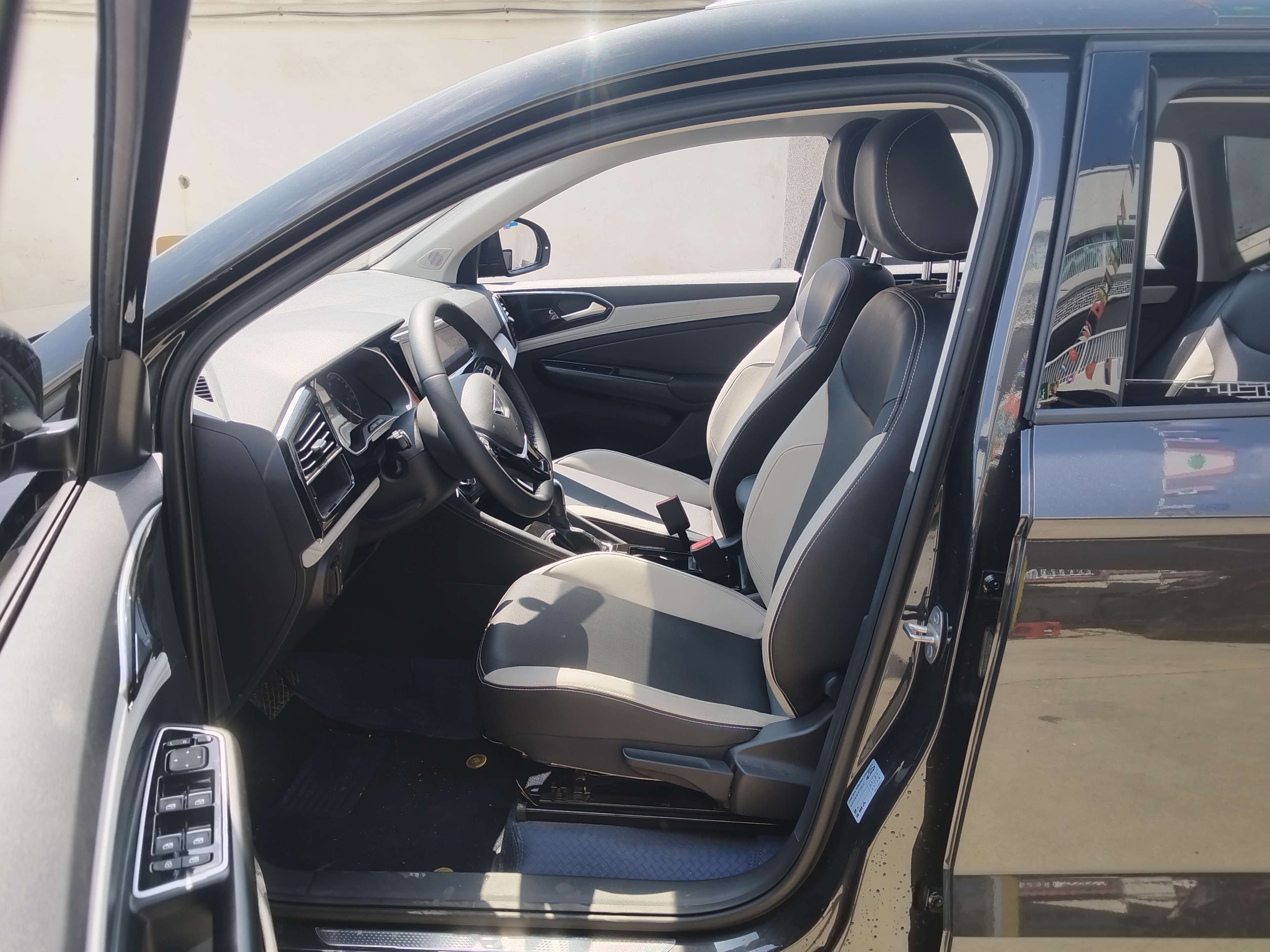 VS5 2024 car image #13