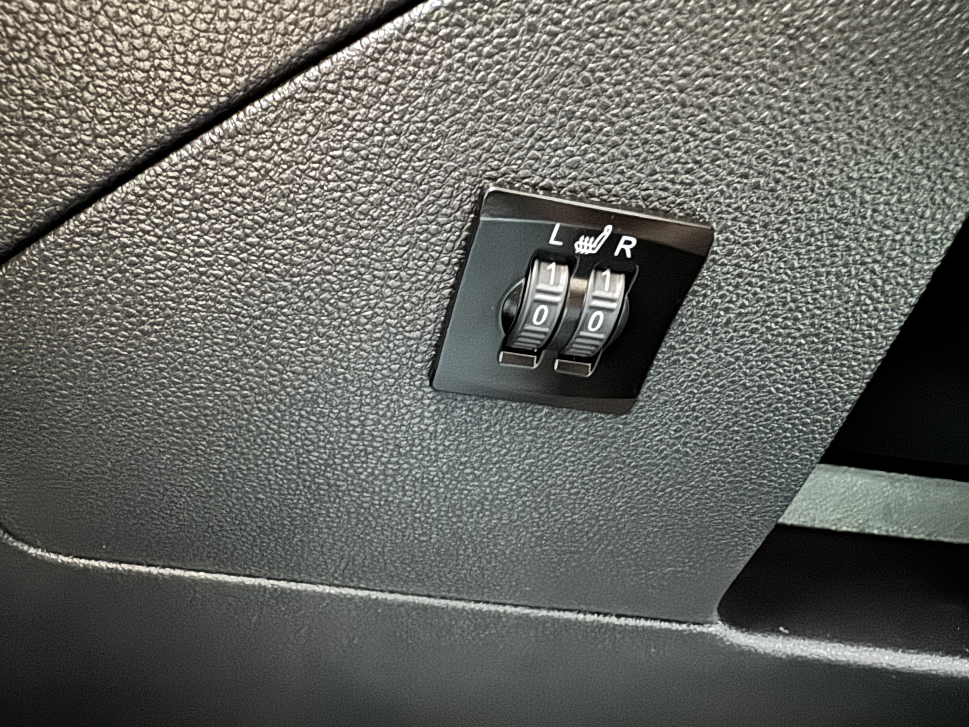 VS5 2023 car image #13
