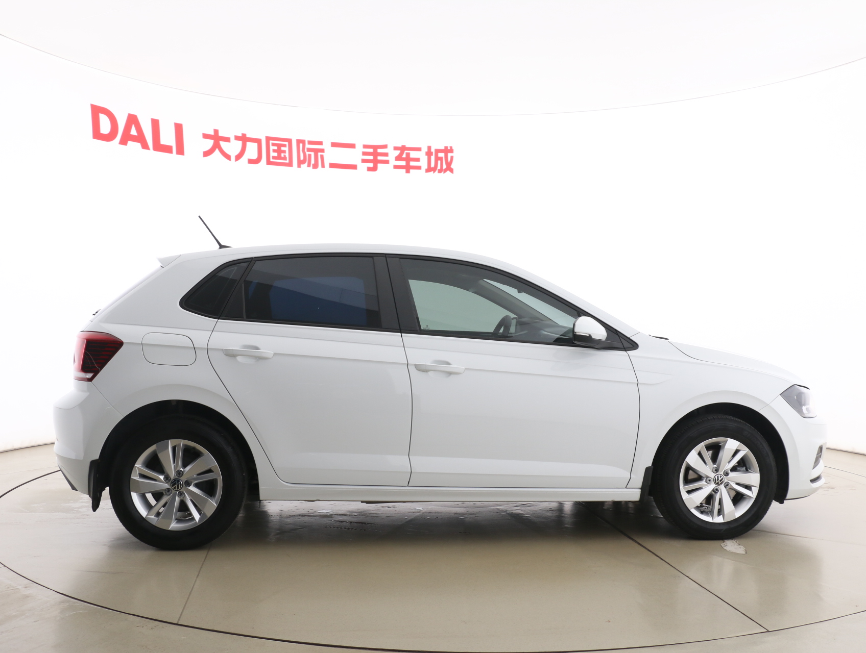 Volkswagen Polo 2023 car image #13