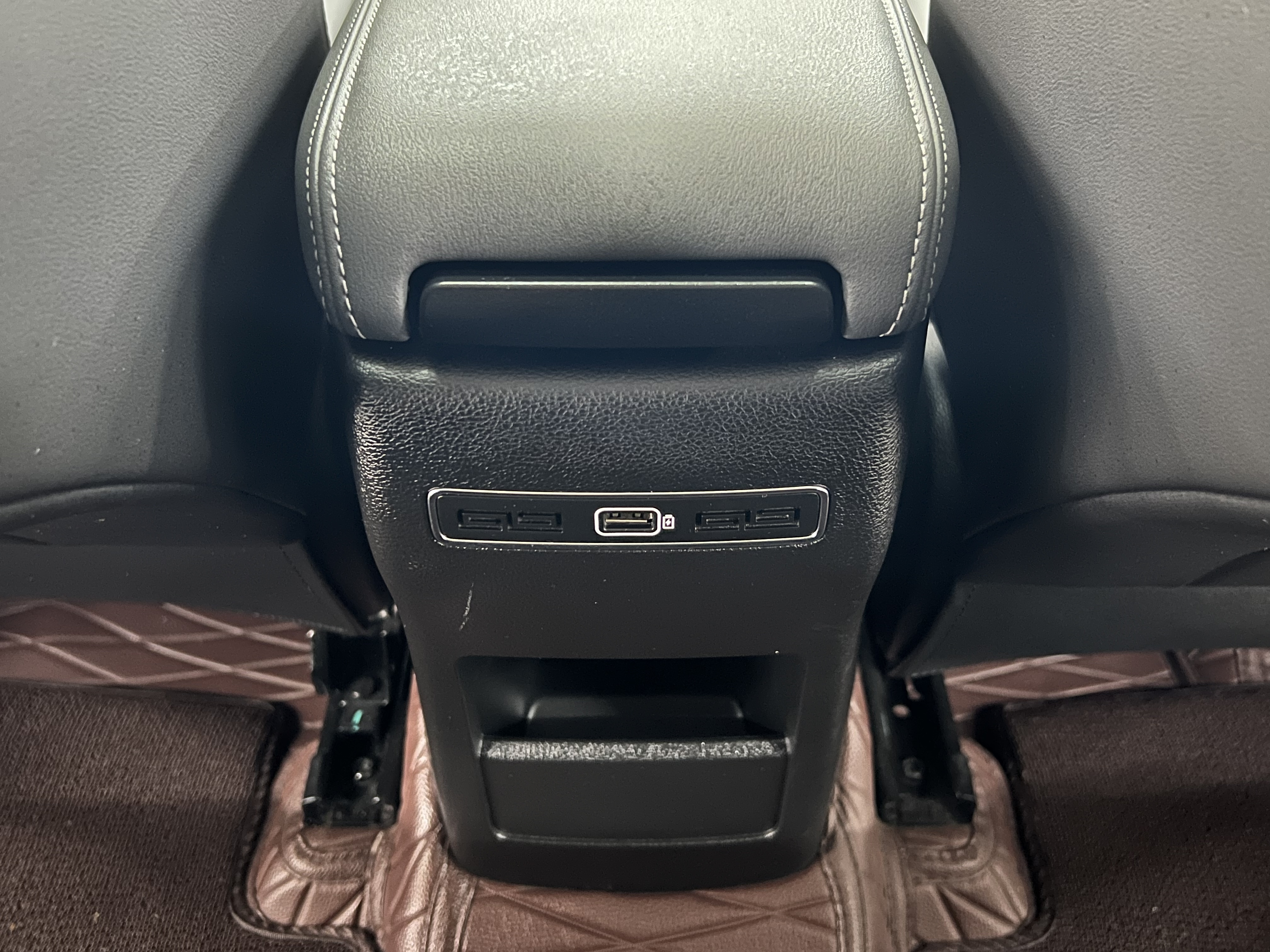 GEELY Coolray 2024 car image #13