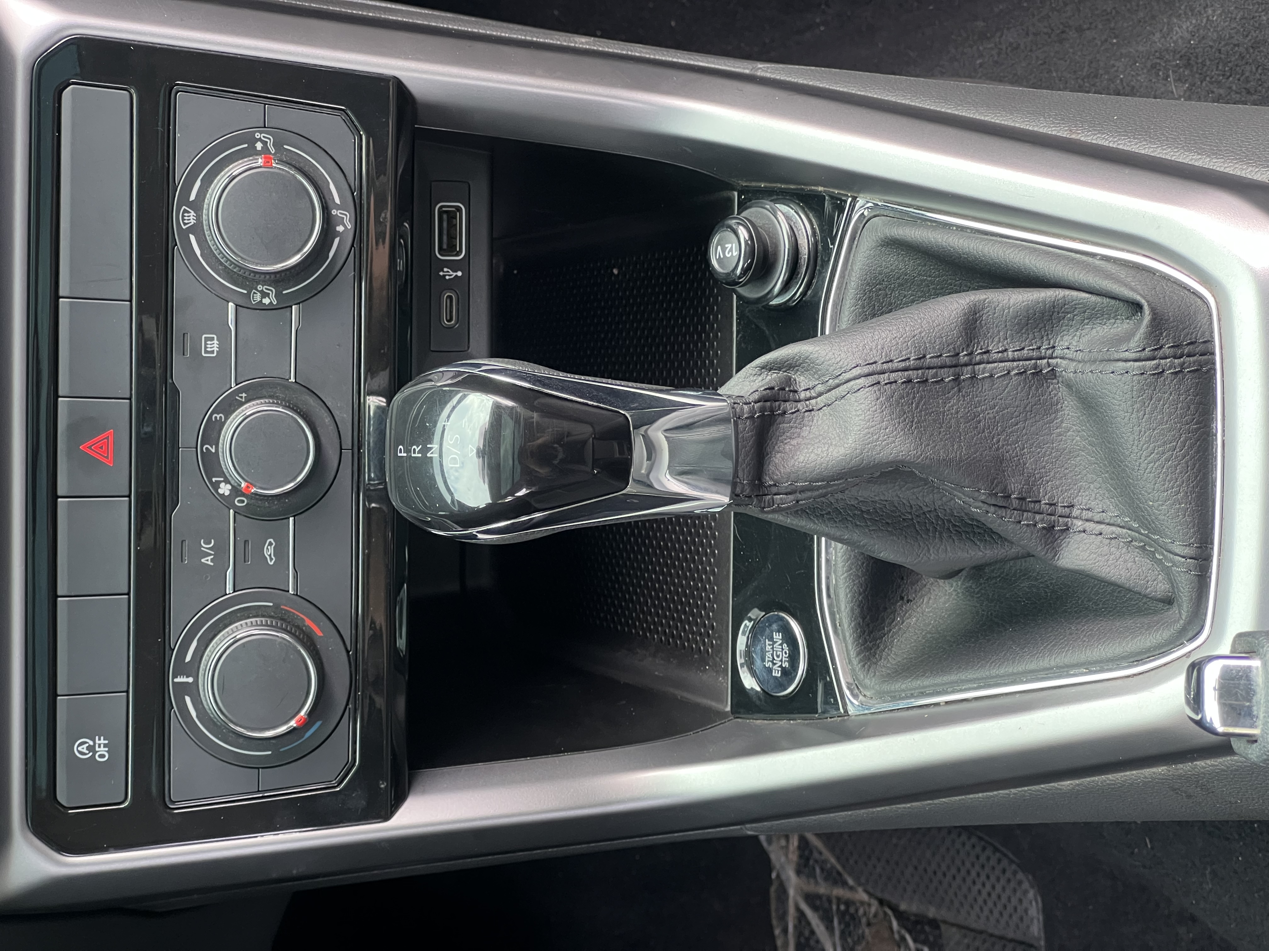 Volkswagen T-Cross 2024 #13 Volkswagen T-Cross 2024 car image #13