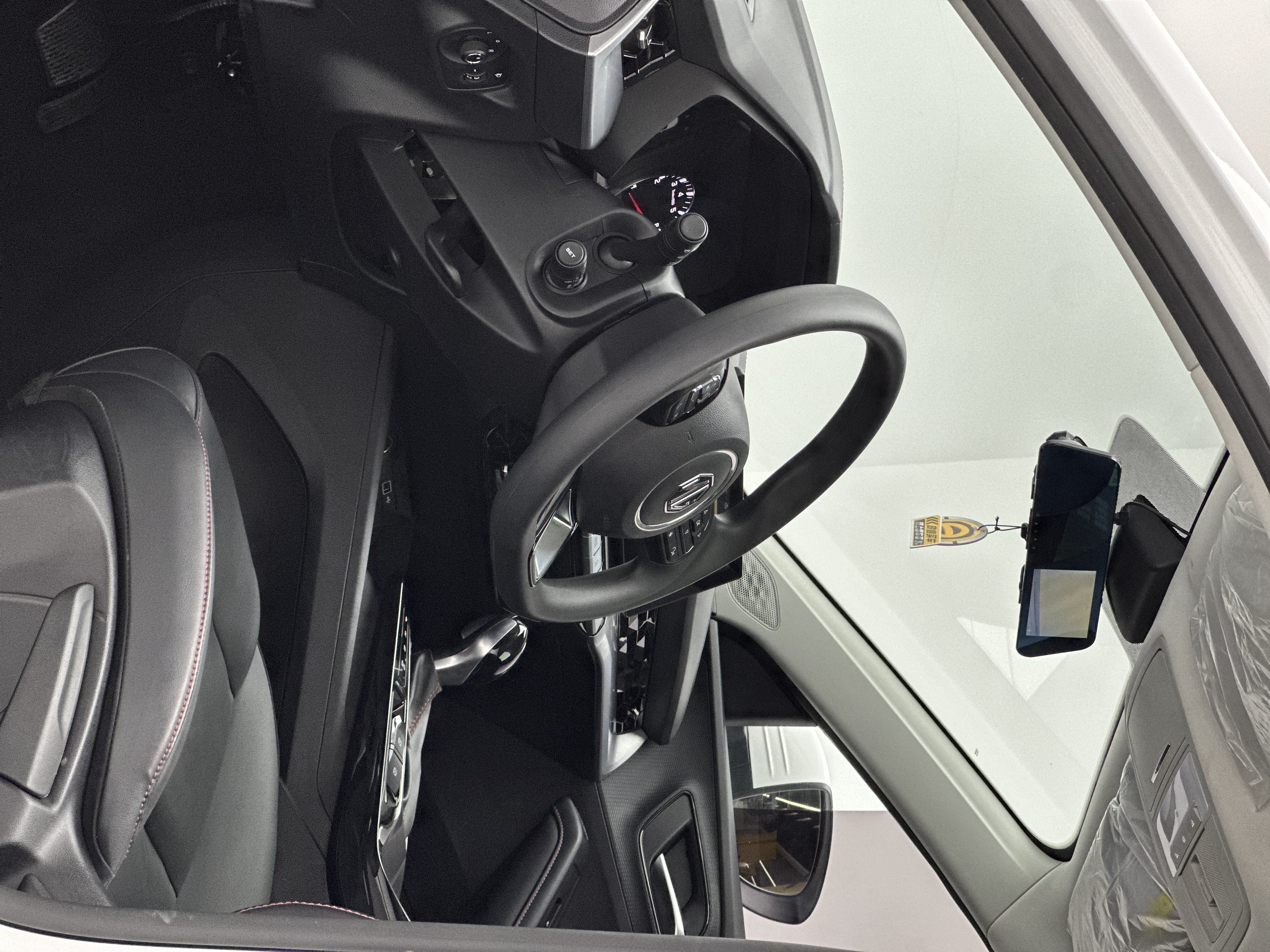 5 2024 car image #13