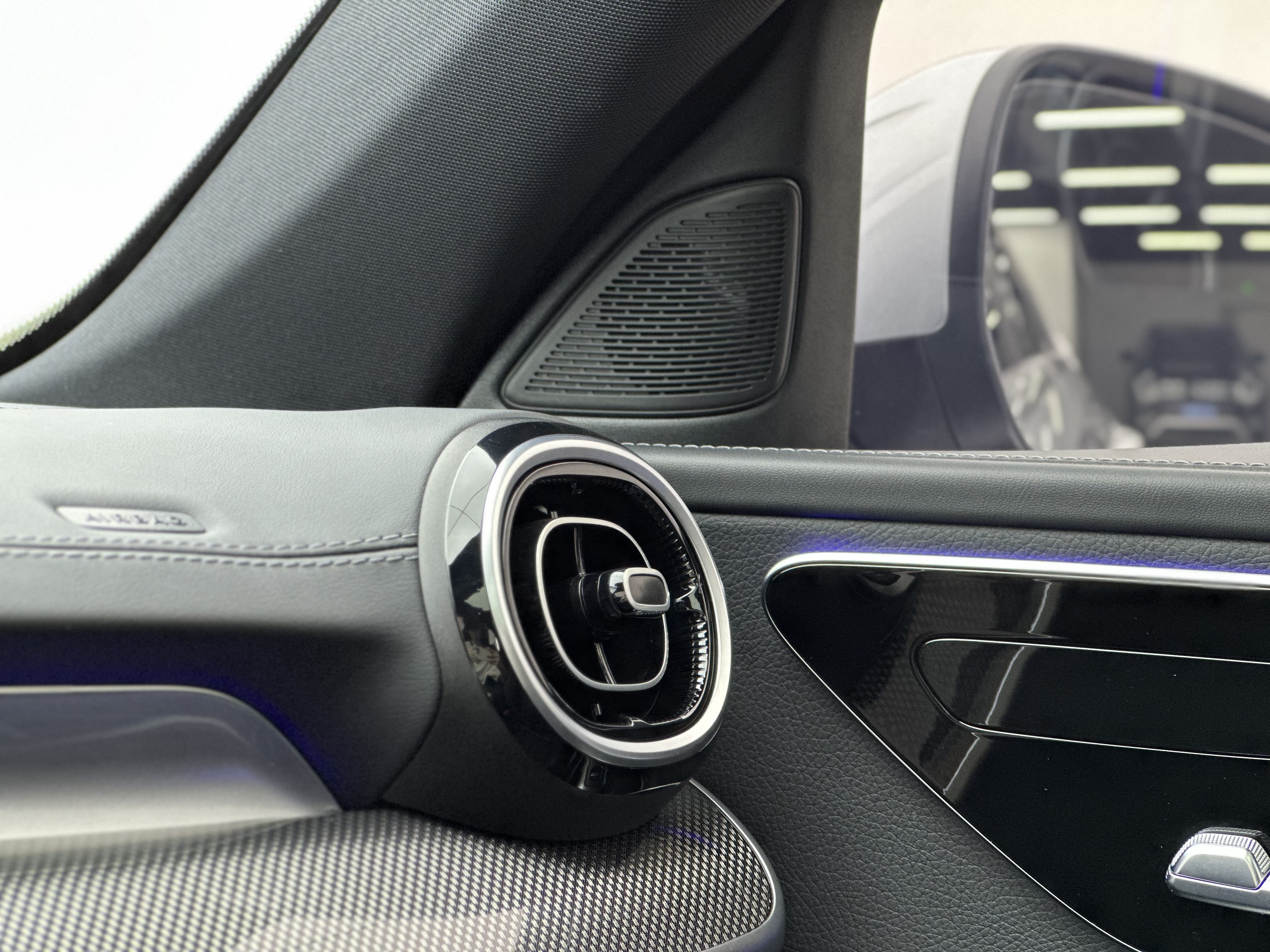 Mercedes-Benz C Class 2023 صورة سيارة #13