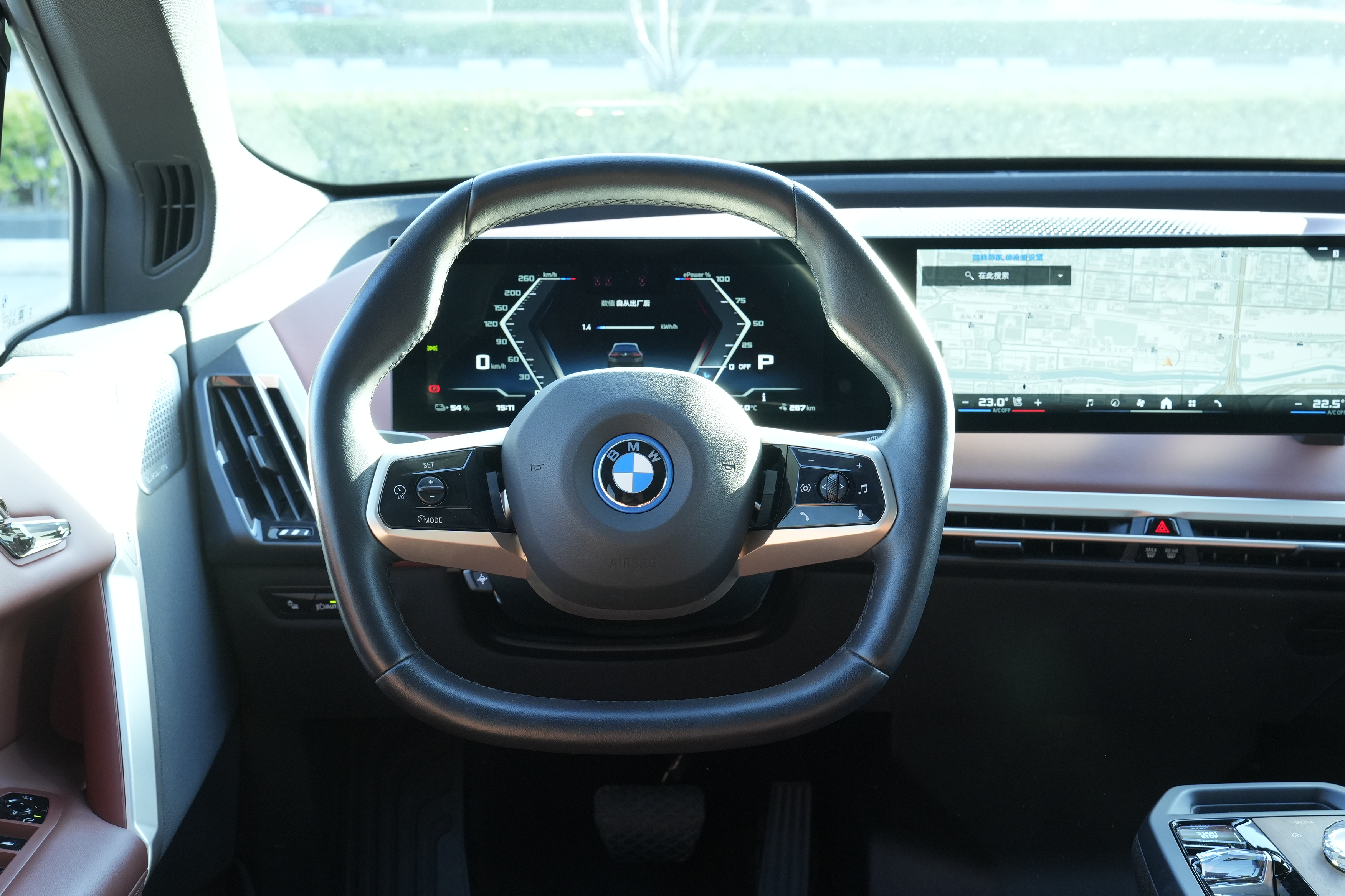 BMW iX M60 2025 car image #13