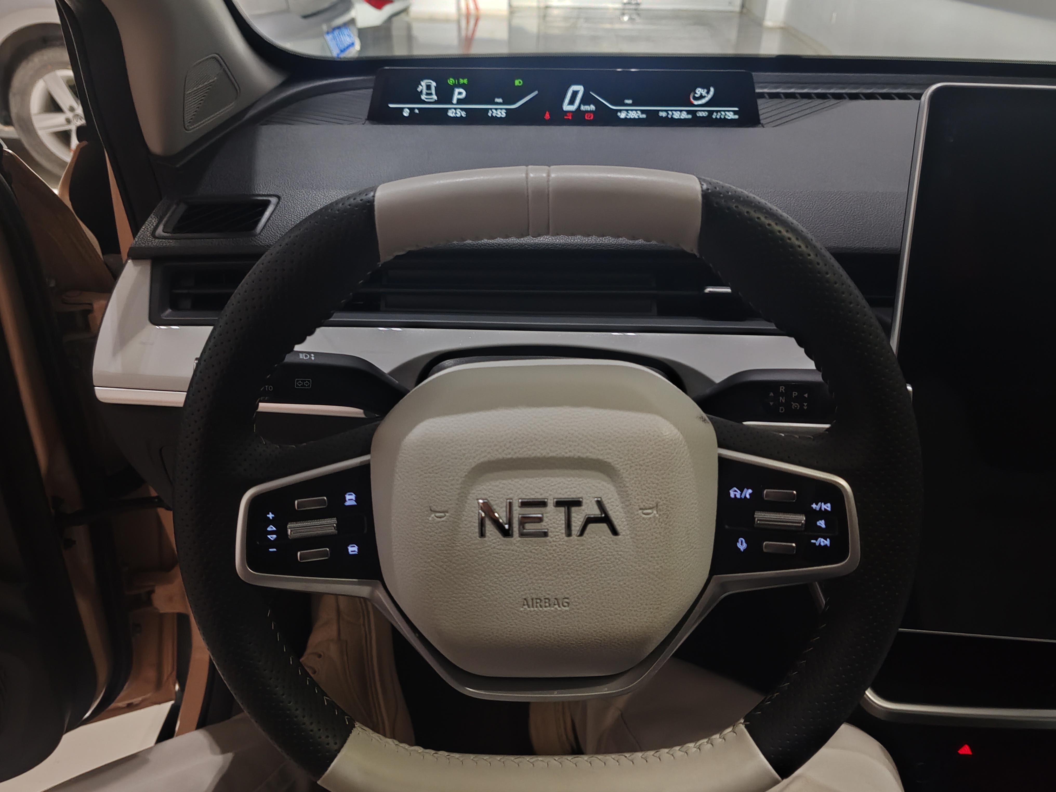 哪吒汽车 哪吒AYA 2023 汽车图片 #13