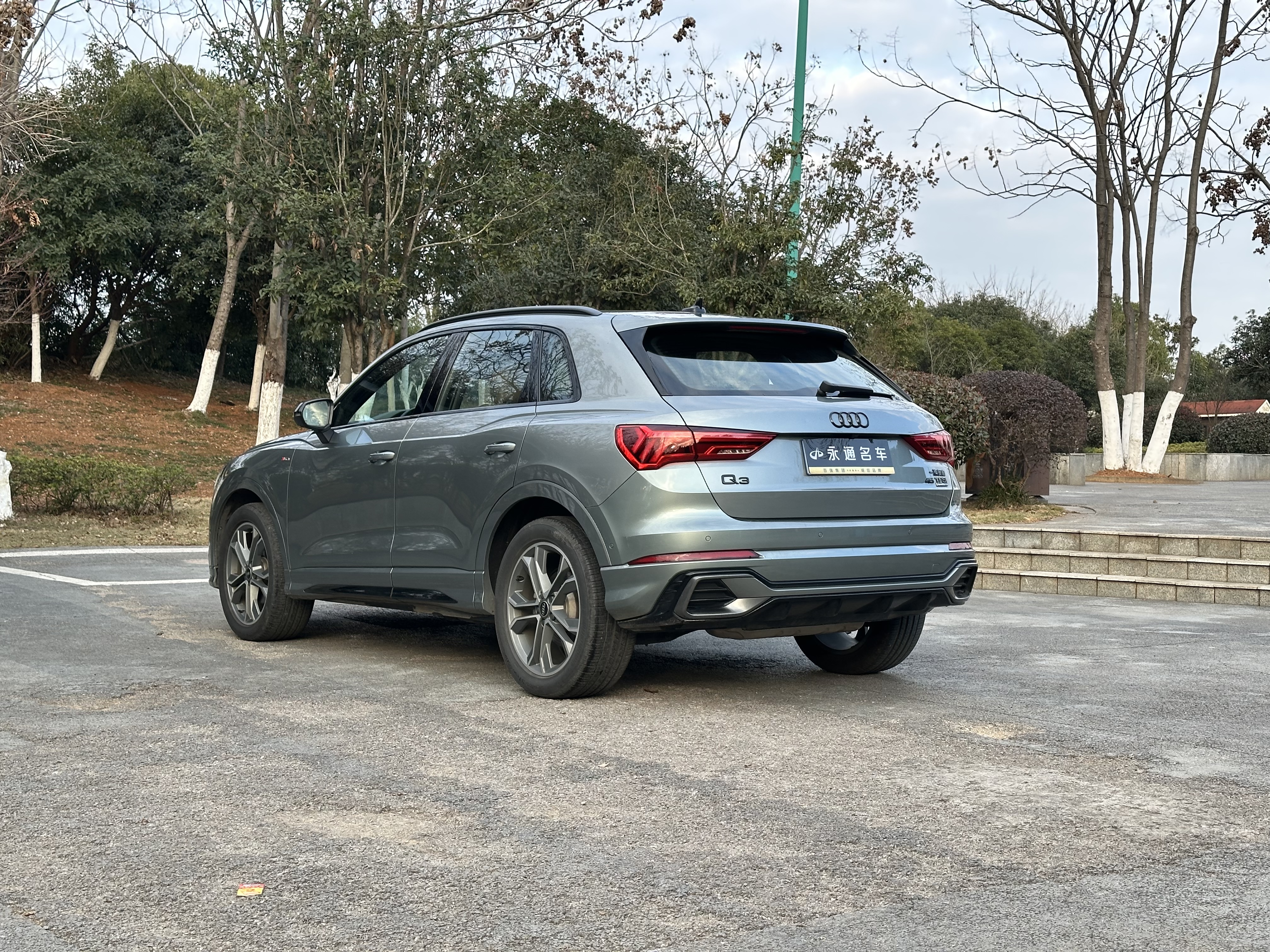 Audi Q3 2023 car image #13