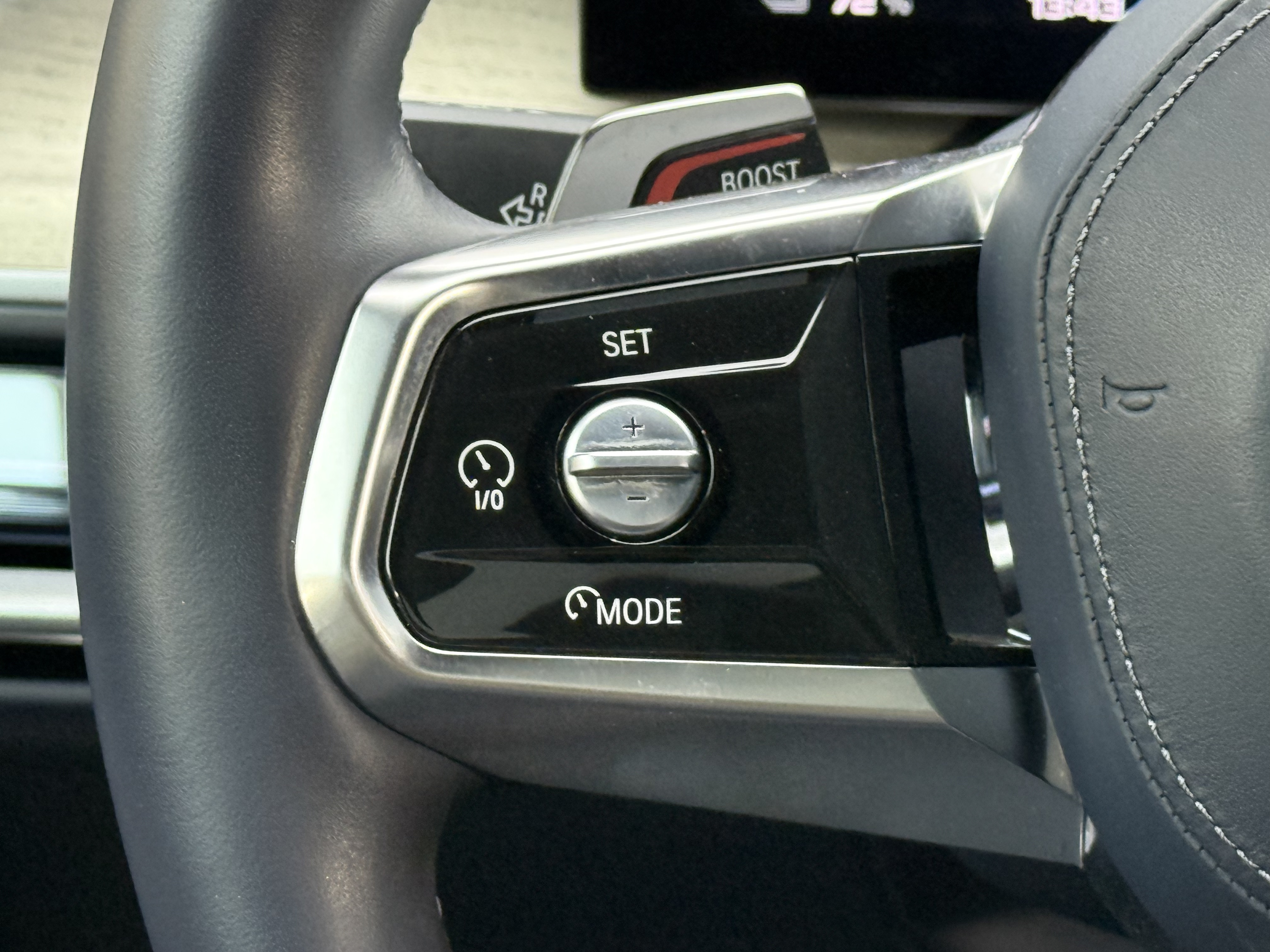 BMW i7 M70L 2024 #13 BMW i7 M70L 2024 car image #13