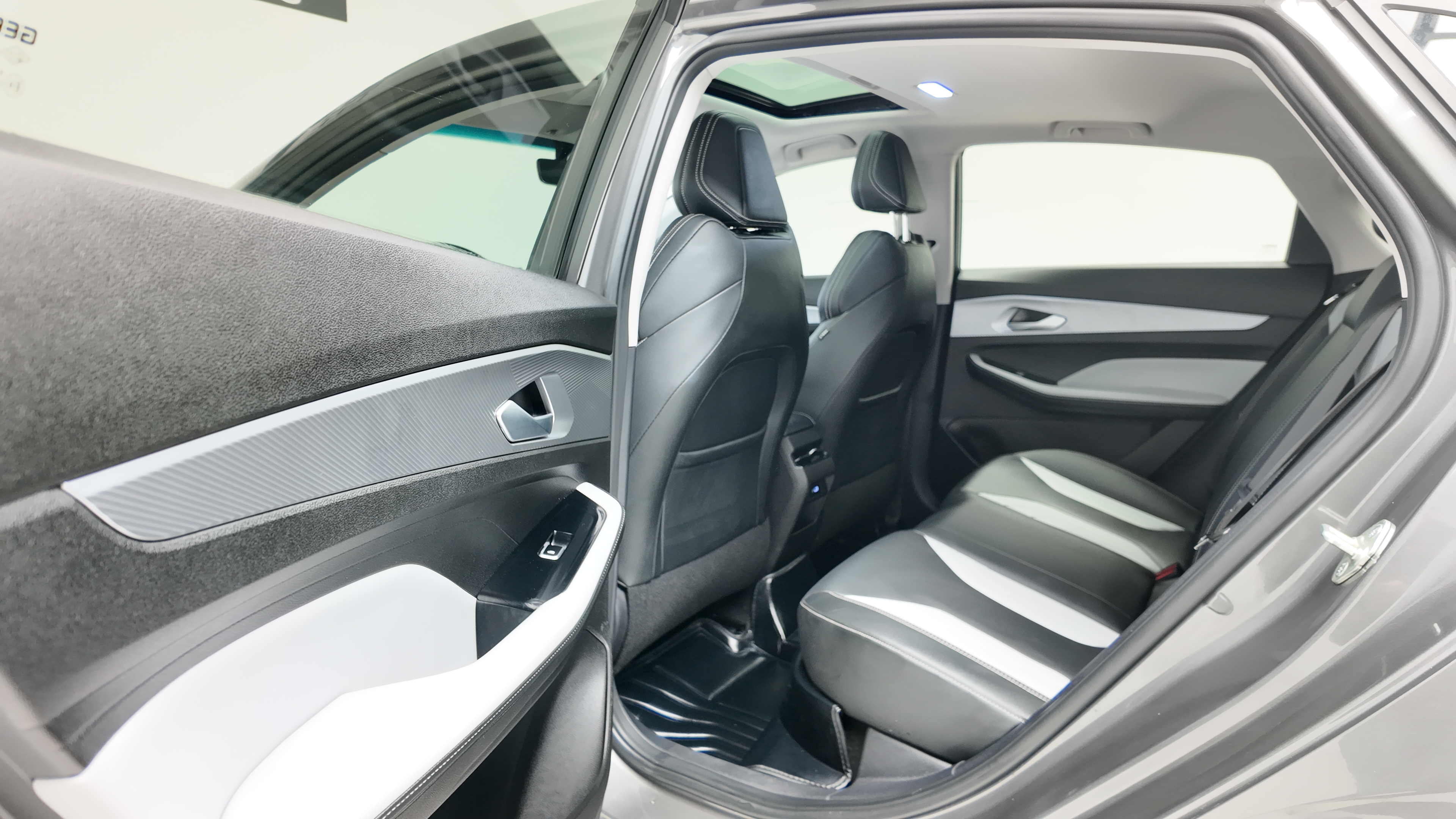 GEELY Binray 2023 car image #13