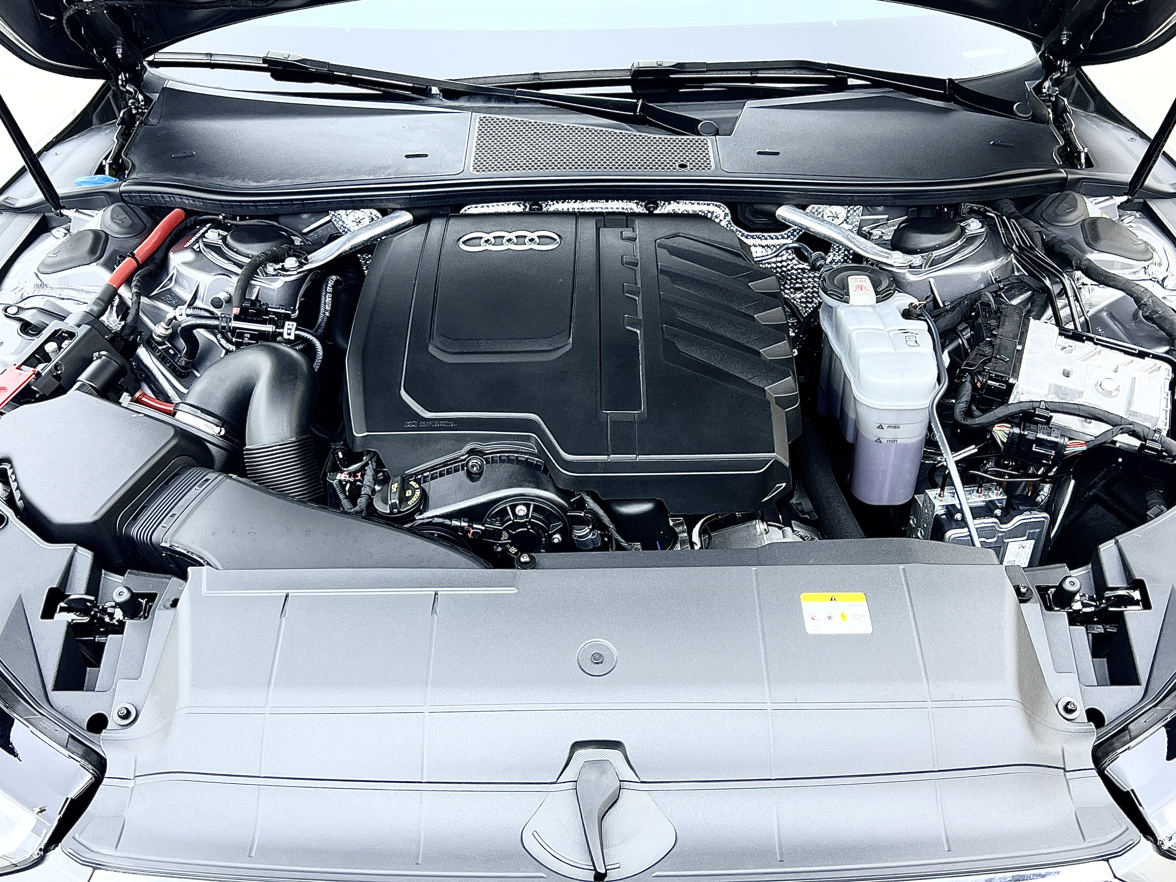 Audi A7L 2024 #13 Audi A7L 2024 صورة سيارة #13