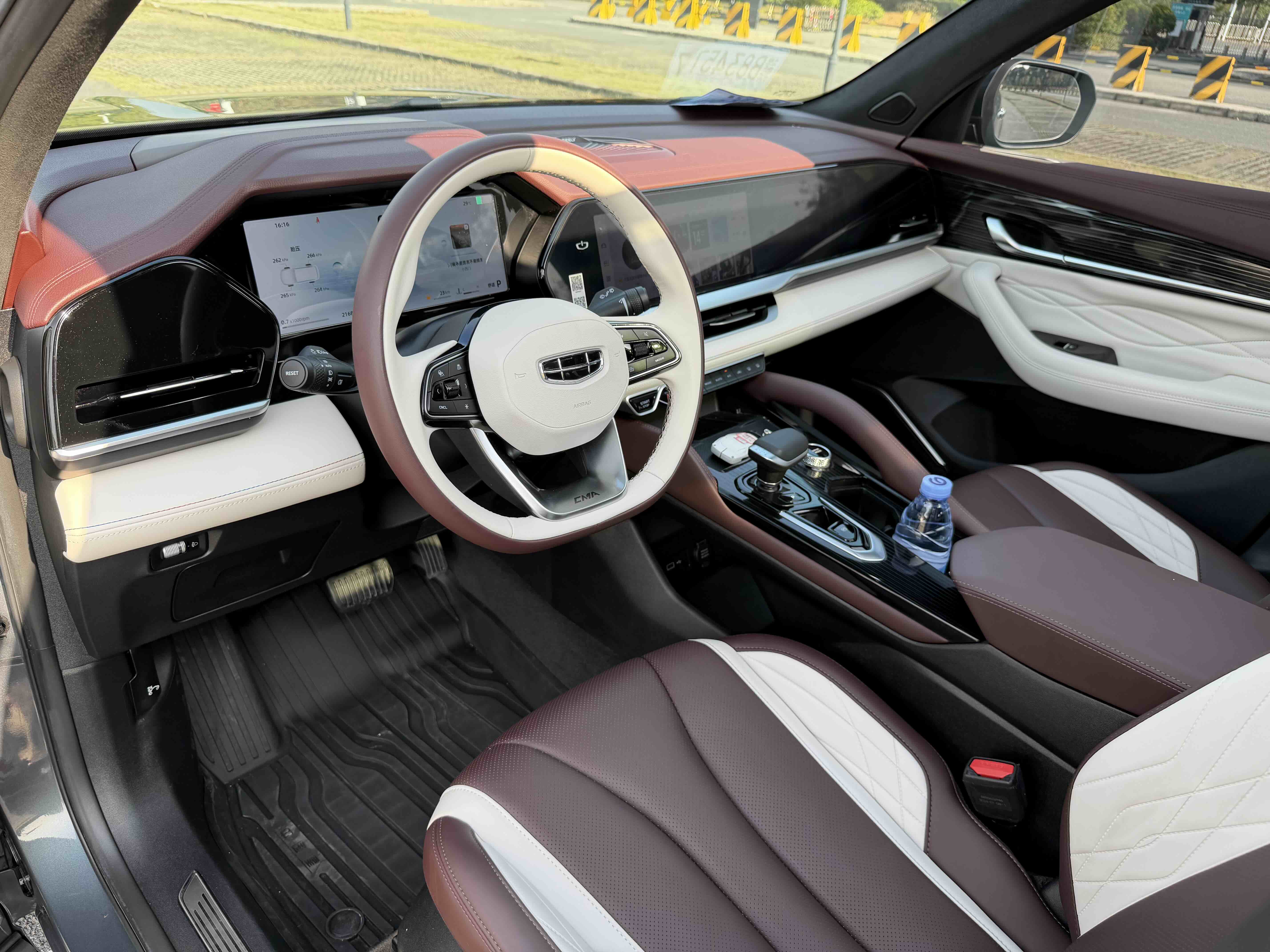 GEELY Monjaro 2024 immagine di auto #13