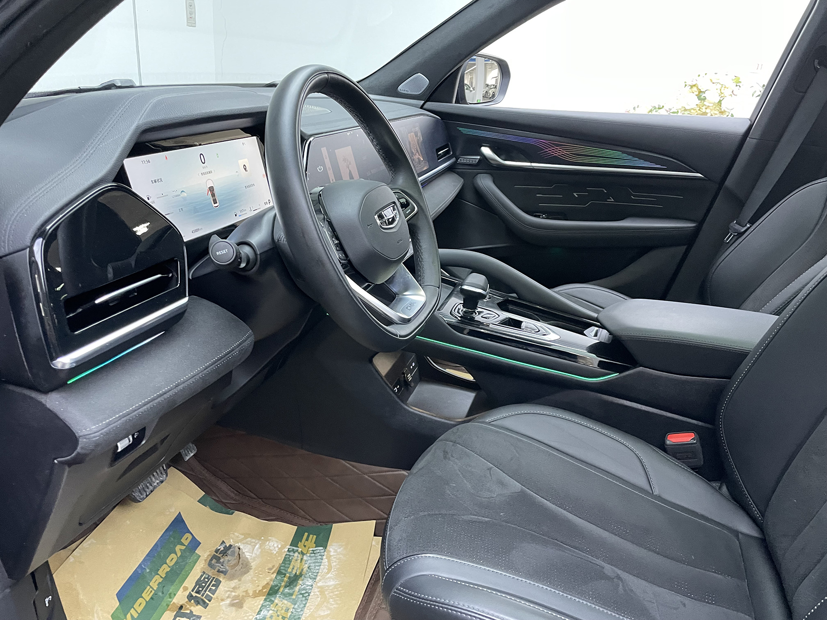 GEELY Monjaro 2024 car image #13