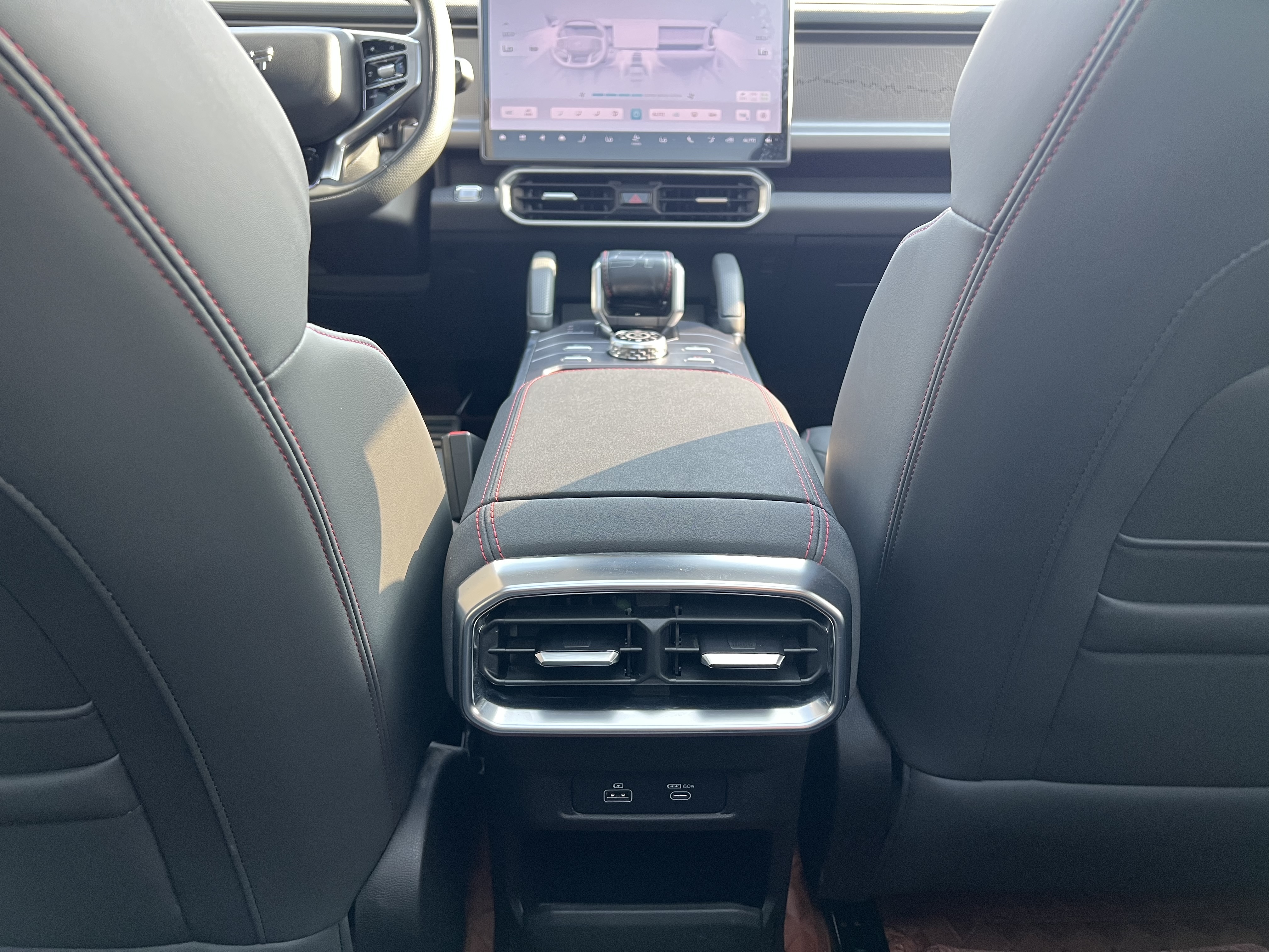Jetour Traveller 2023 #13 Jetour Traveller 2023 car image #13