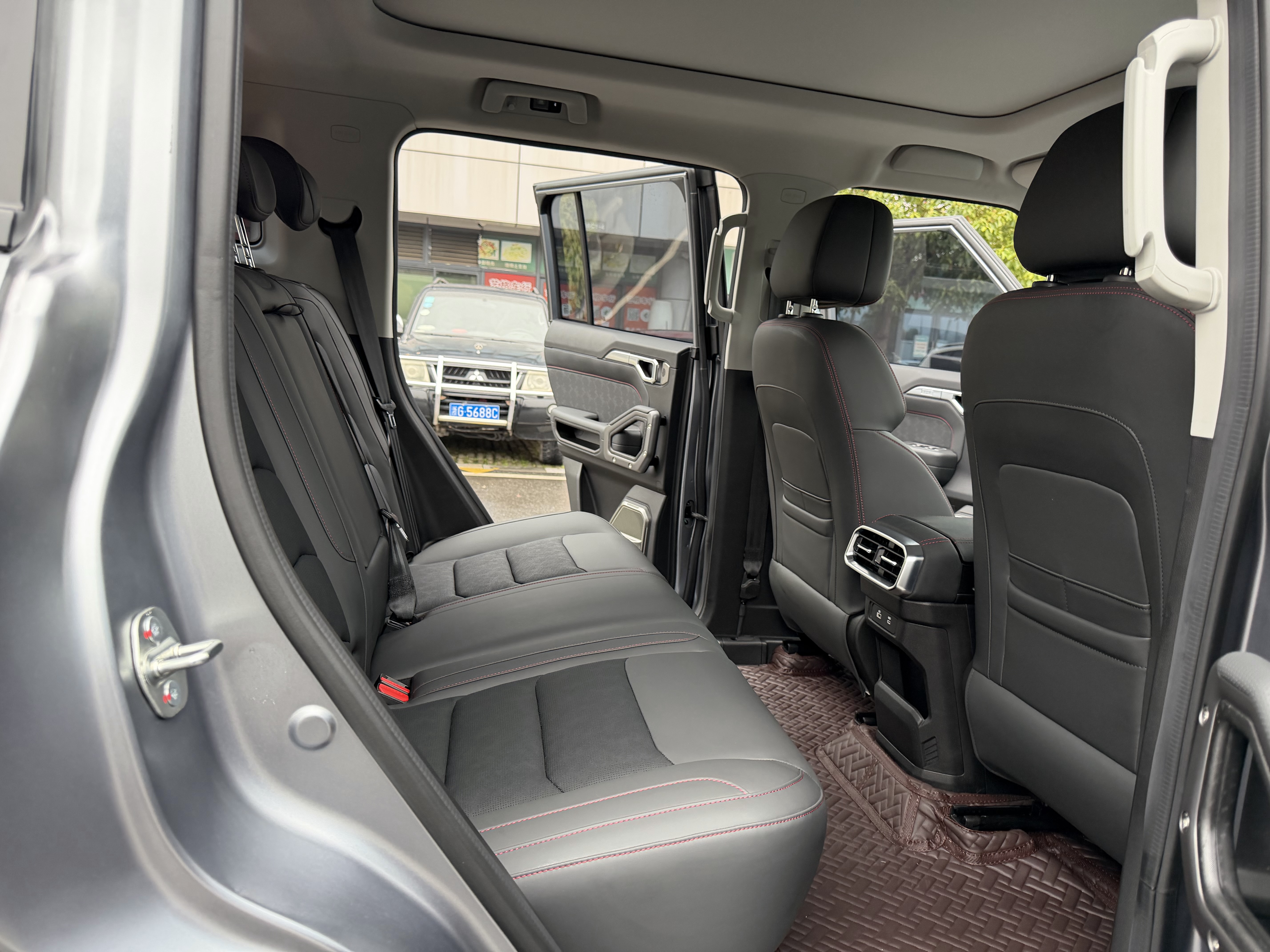 Jetour Traveller 2025 car image #13