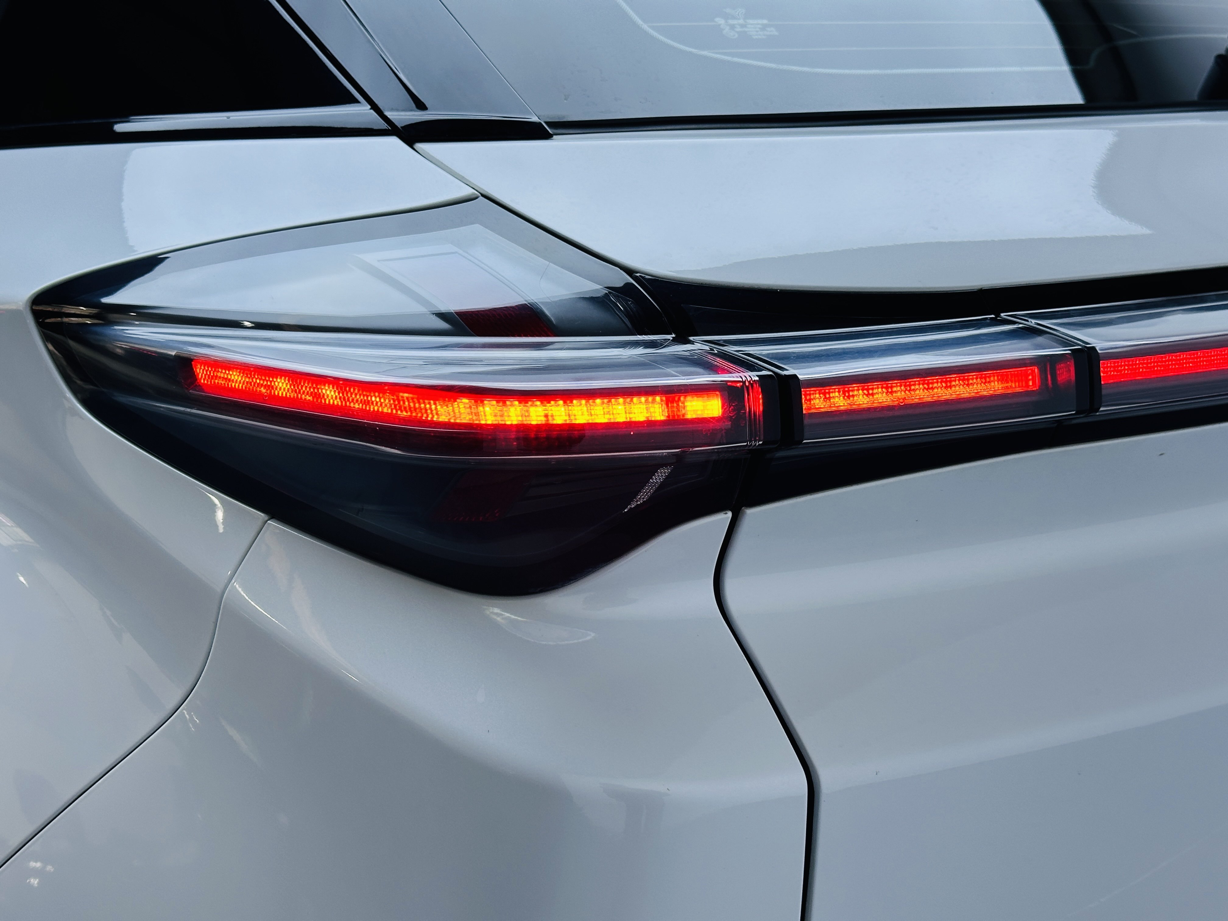 哪吒汽车 哪吒X 2024 汽车图片 #13