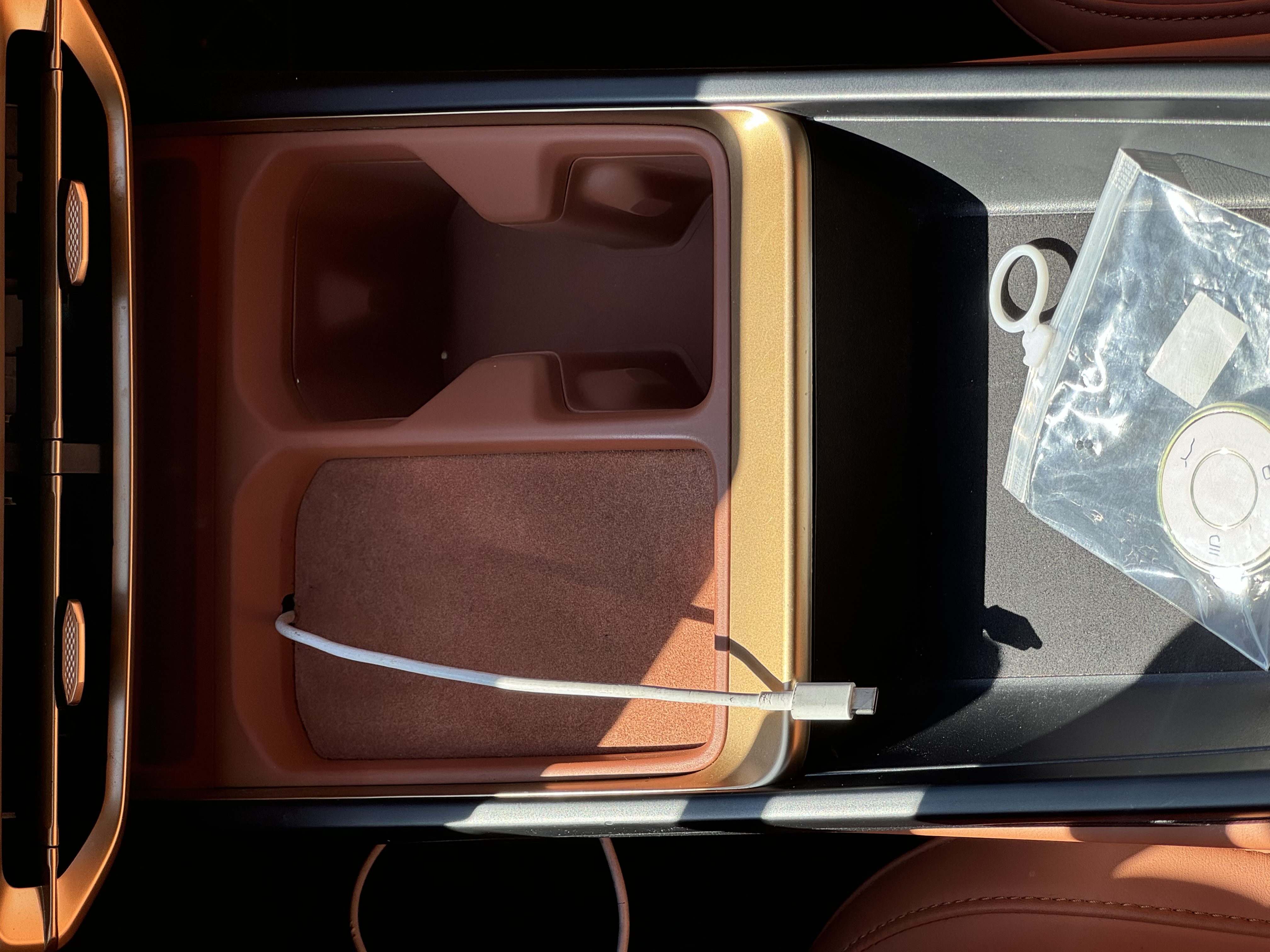 哪吒汽车 哪吒X 2024 汽车图片 #13