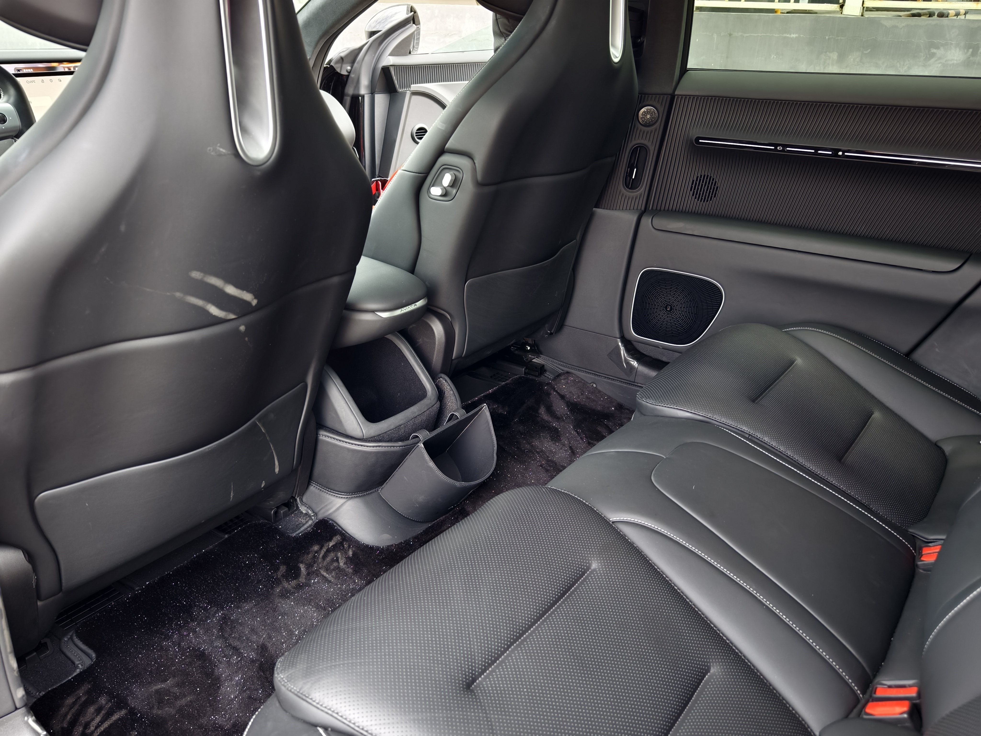 Avatr 12 2024 car image #13