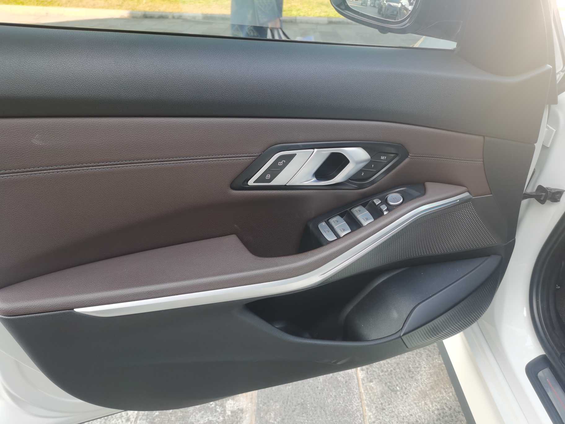 BMW i3 2024 car image #13