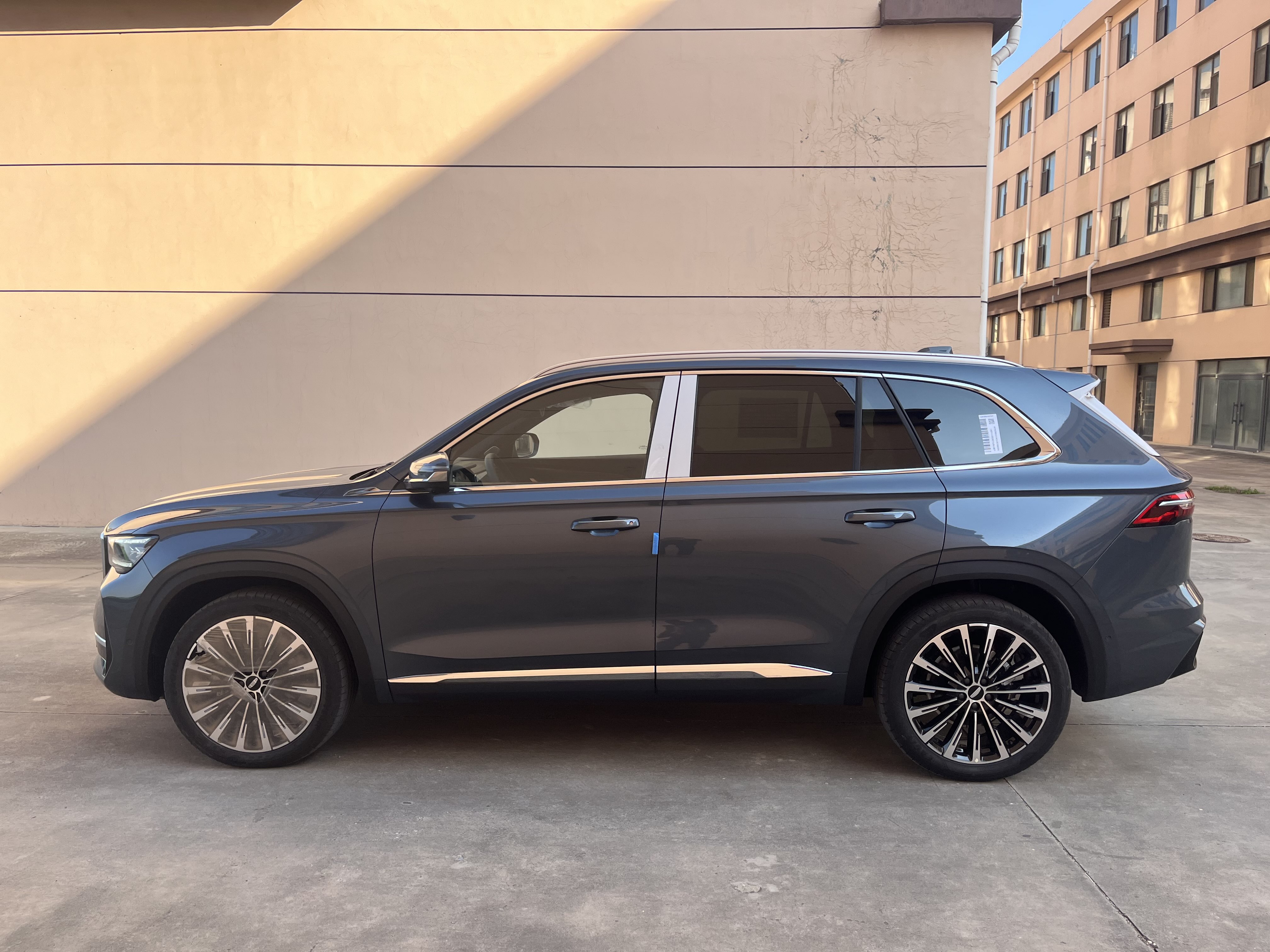 GEELY Monjaro MHEV 2025 #13 GEELY Monjaro MHEV 2025 car image #13