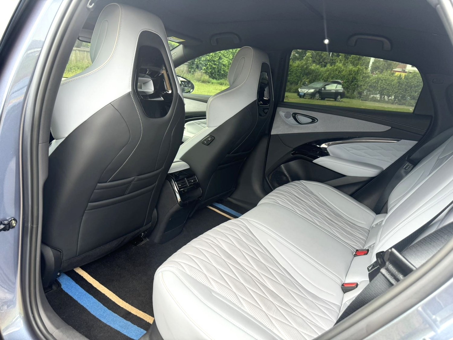 BYD SongL EV 2024 immagine di auto #13