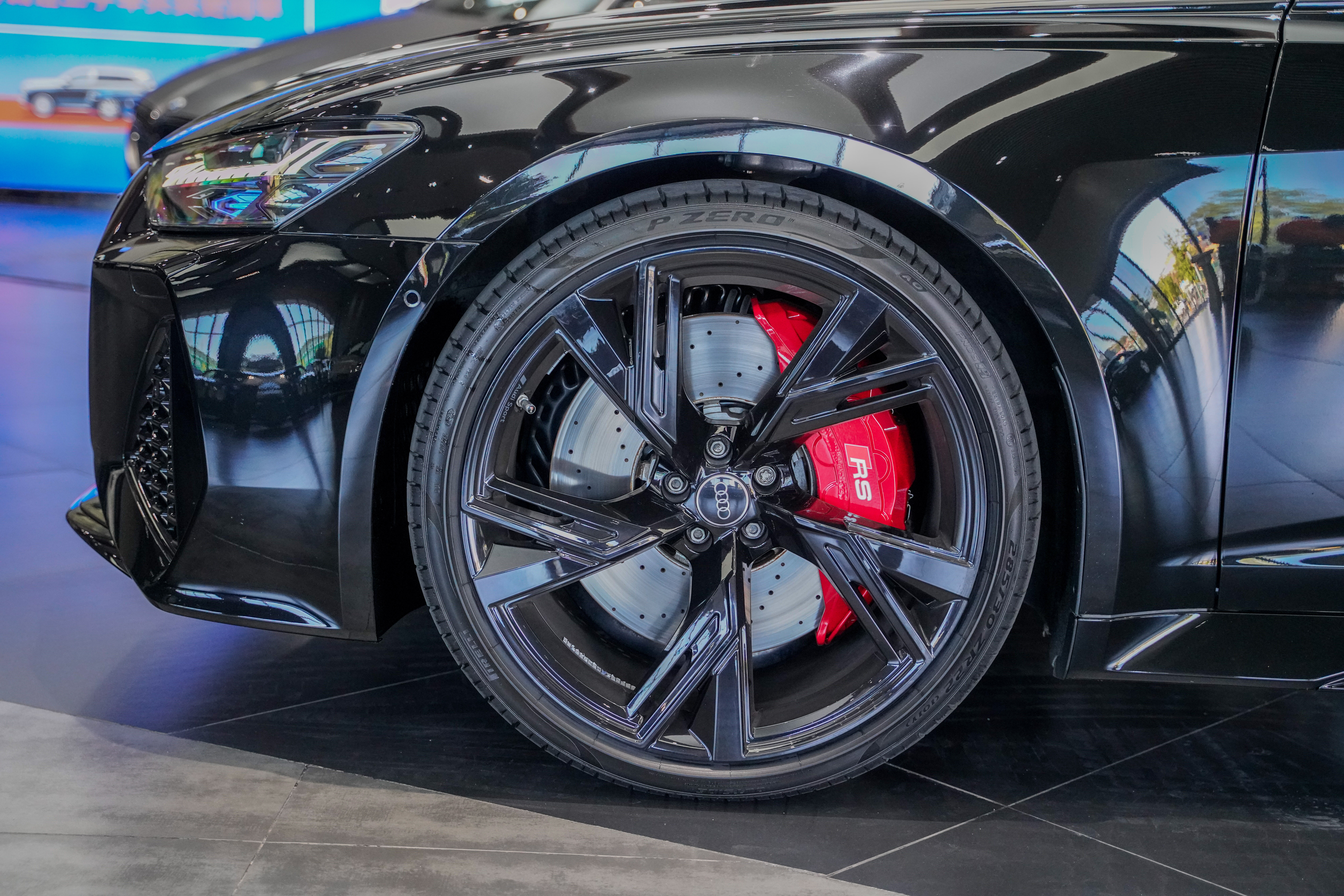 Audi RS 6 2024 car image #13