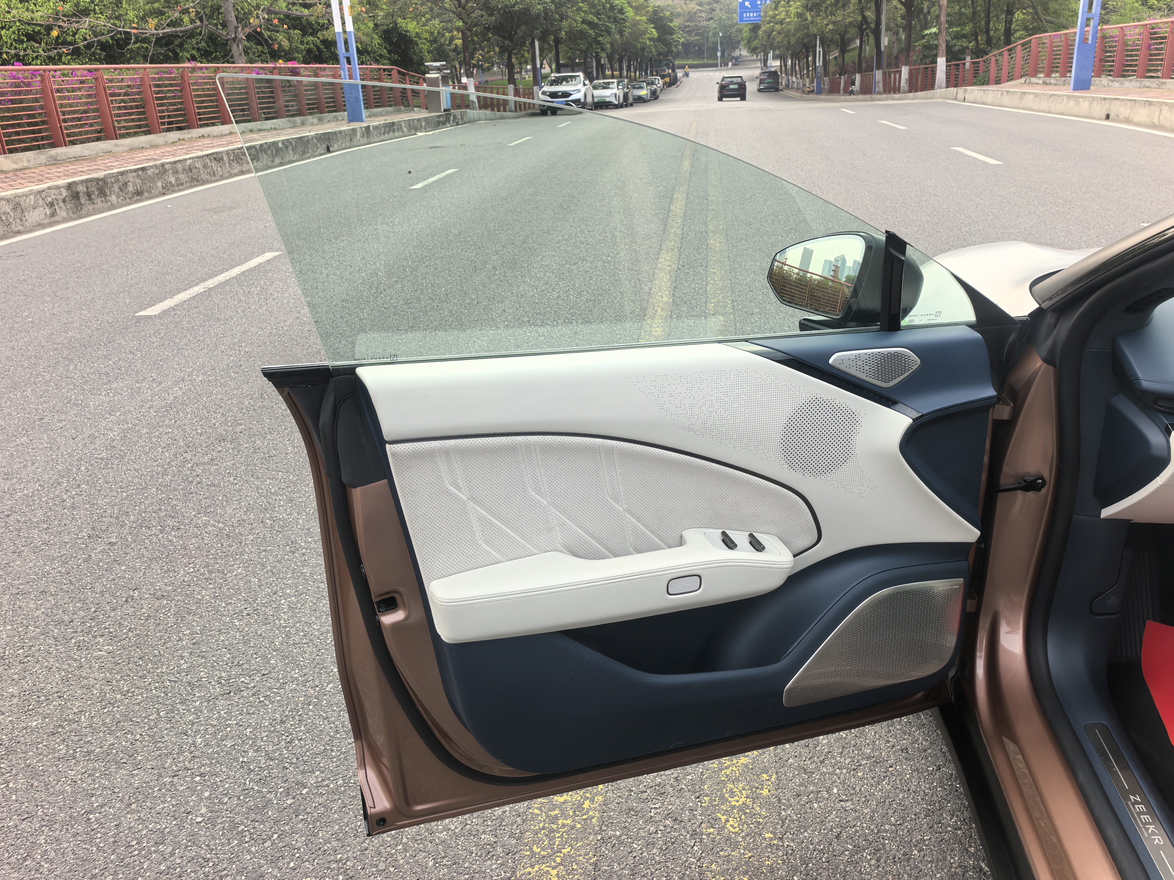 极氪 极氪007 2024 汽车图片 #13