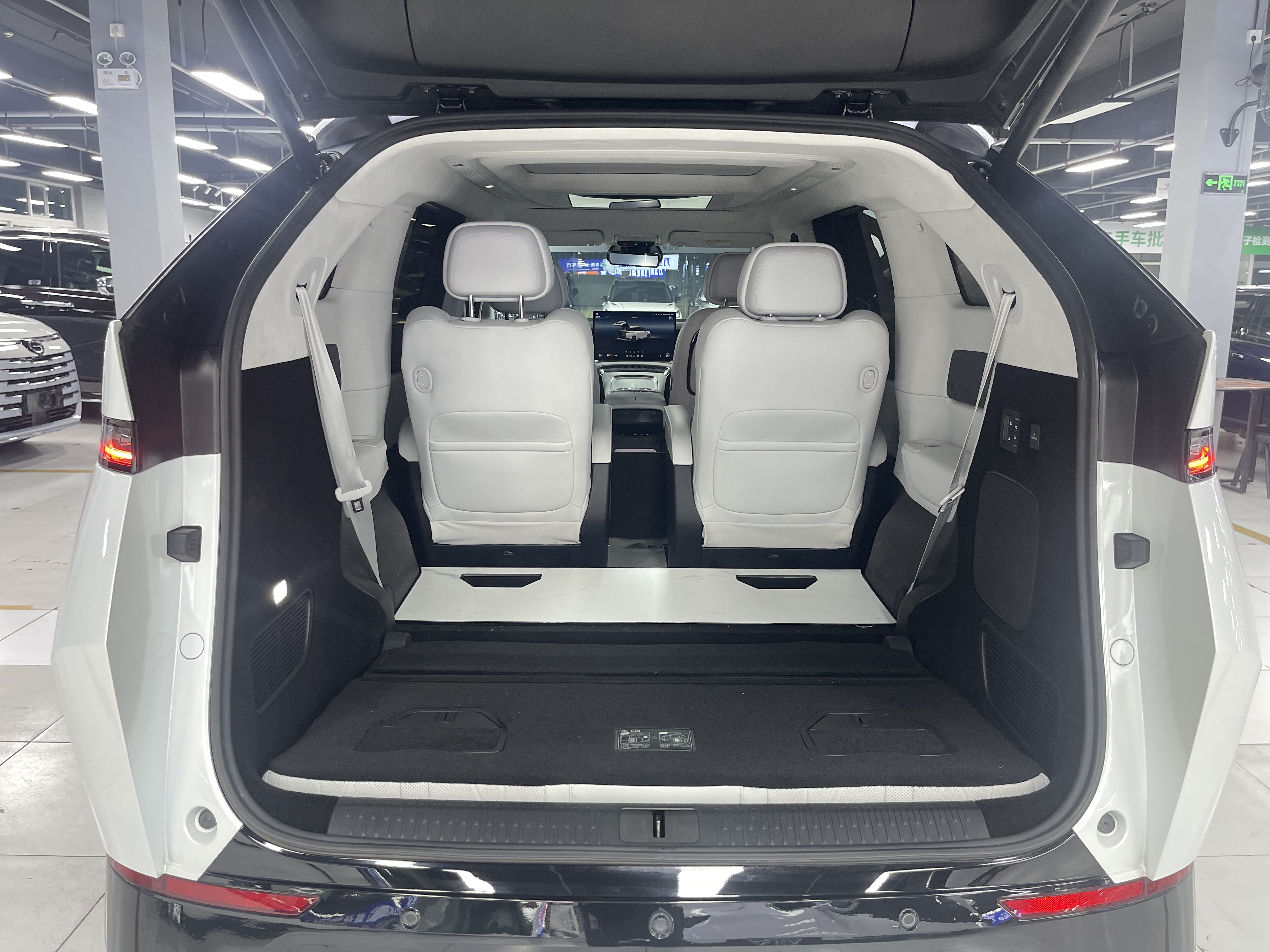 Xpeng X9 2024 #13 Xpeng X9 2024 immagine di auto #13