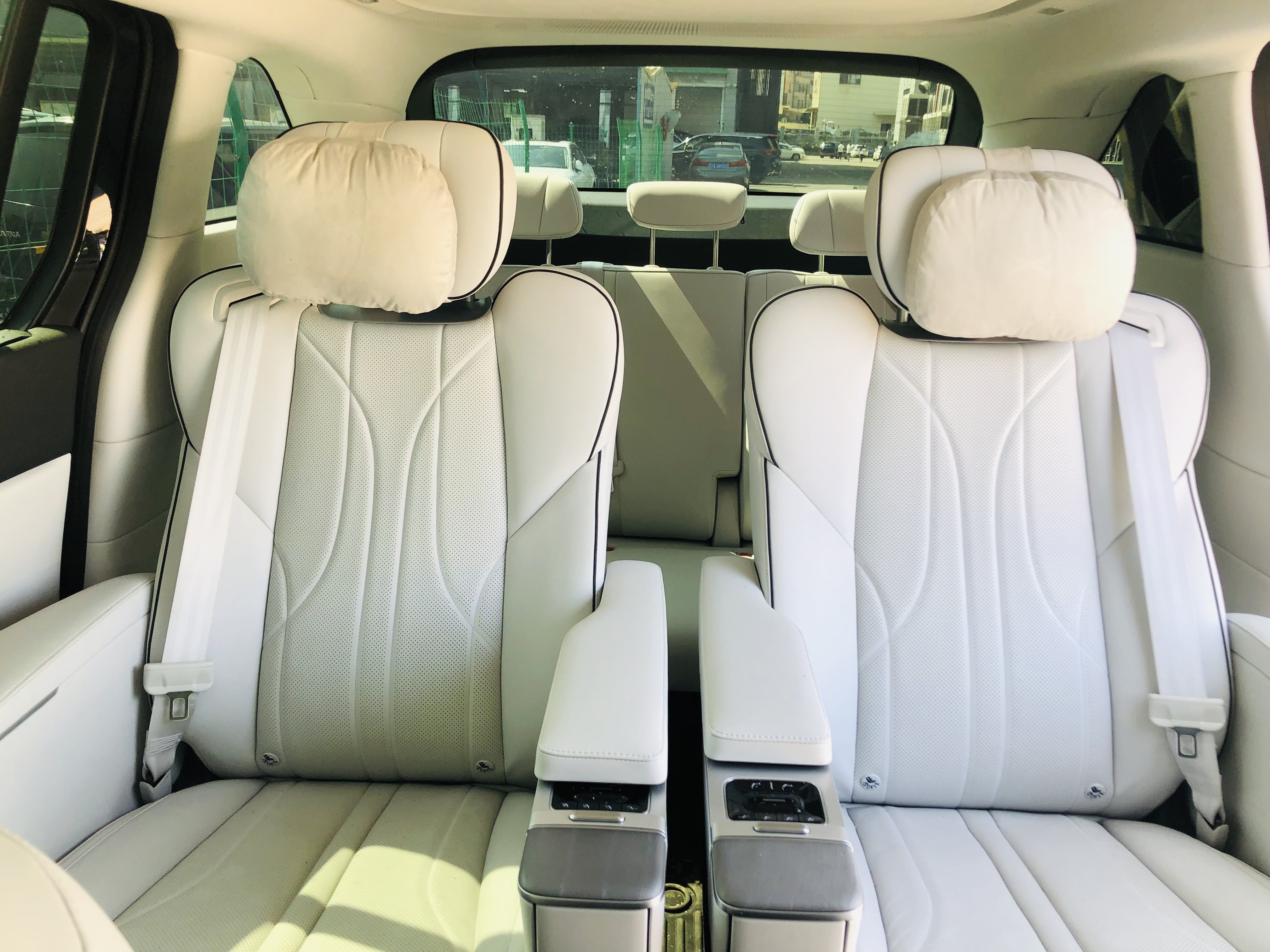 Xpeng X9 2025 изображение автомобиля #13