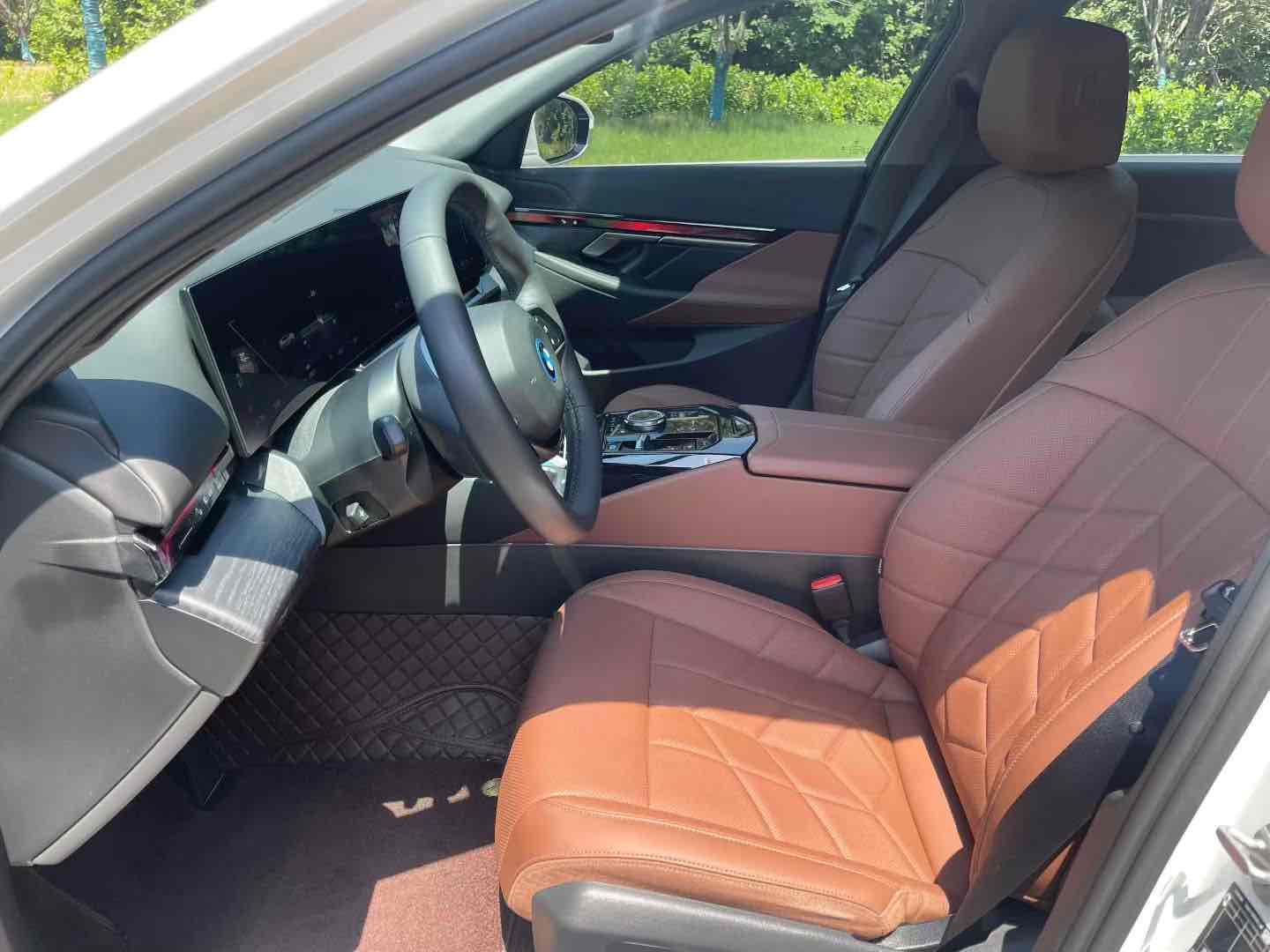 BMW i5 M60 2024 #13 BMW i5 M60 2024 car image #13