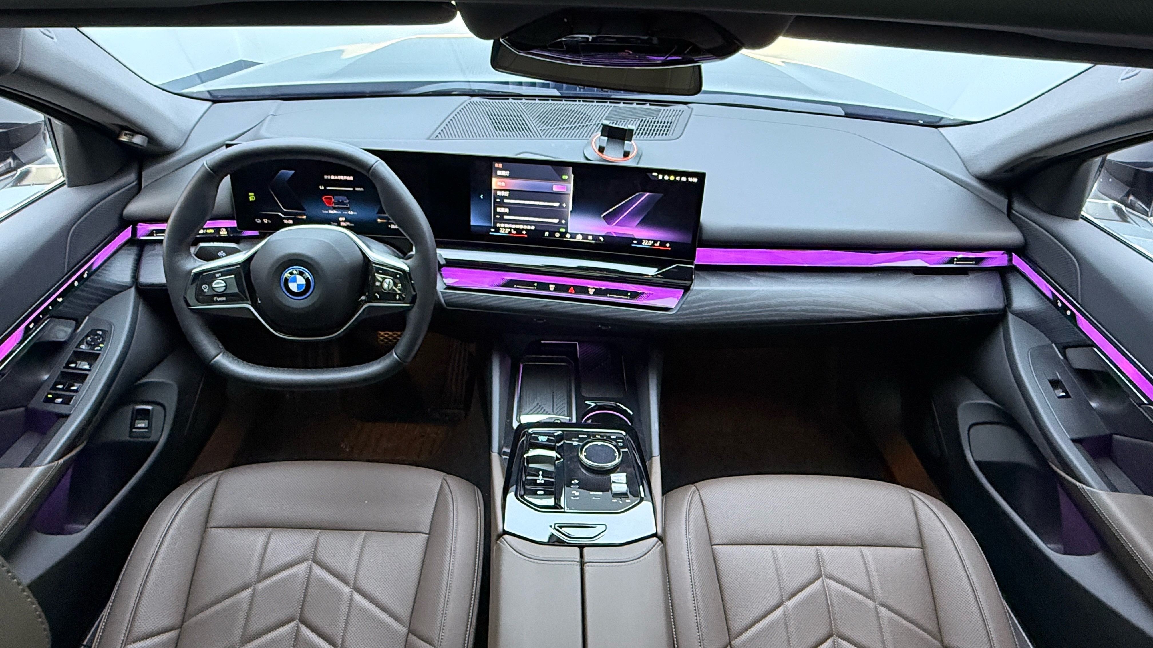 BMW i5 2024 car image #13