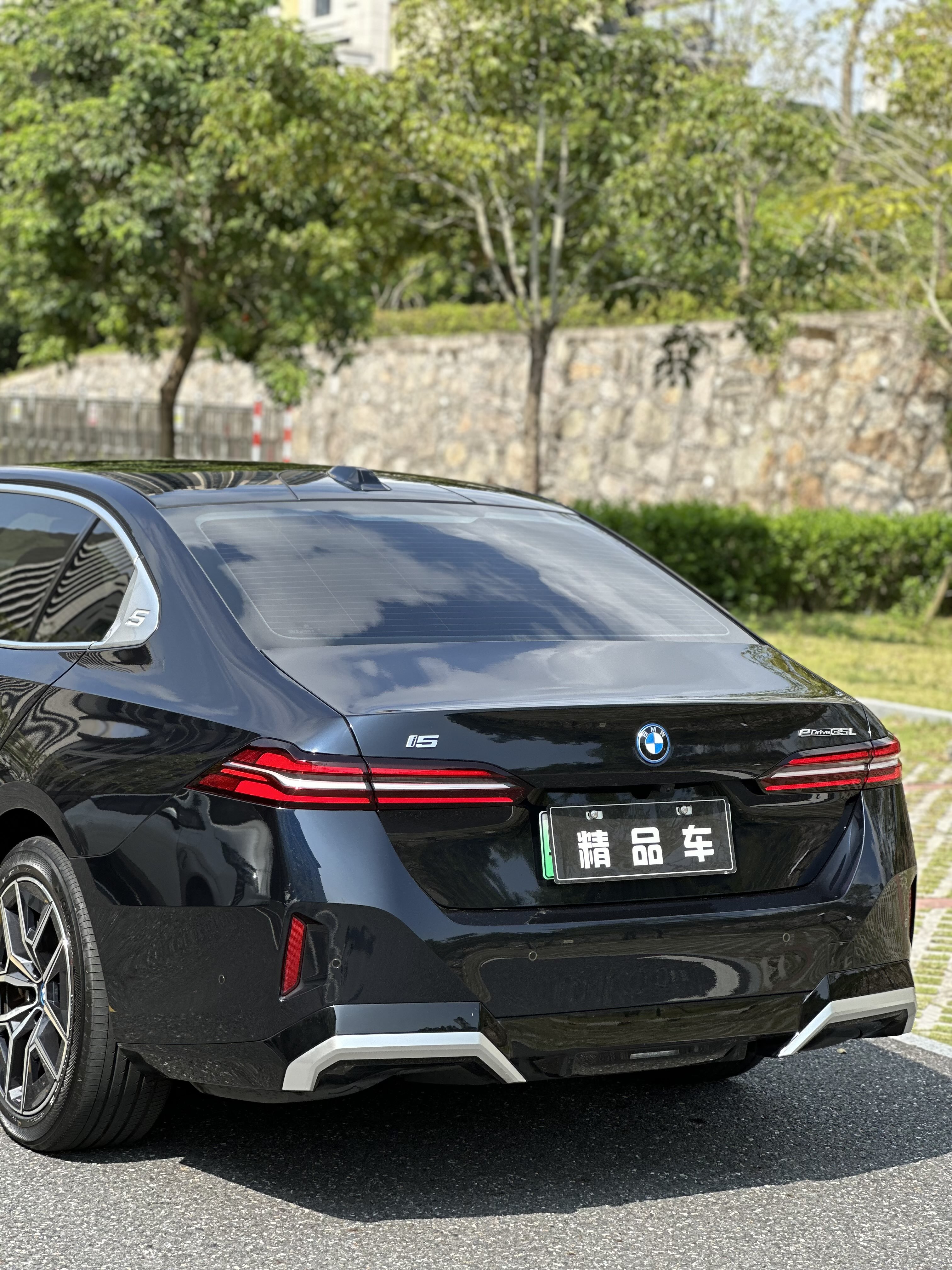 BMW i5 M60 2024 #13 BMW i5 M60 2024 car image #13