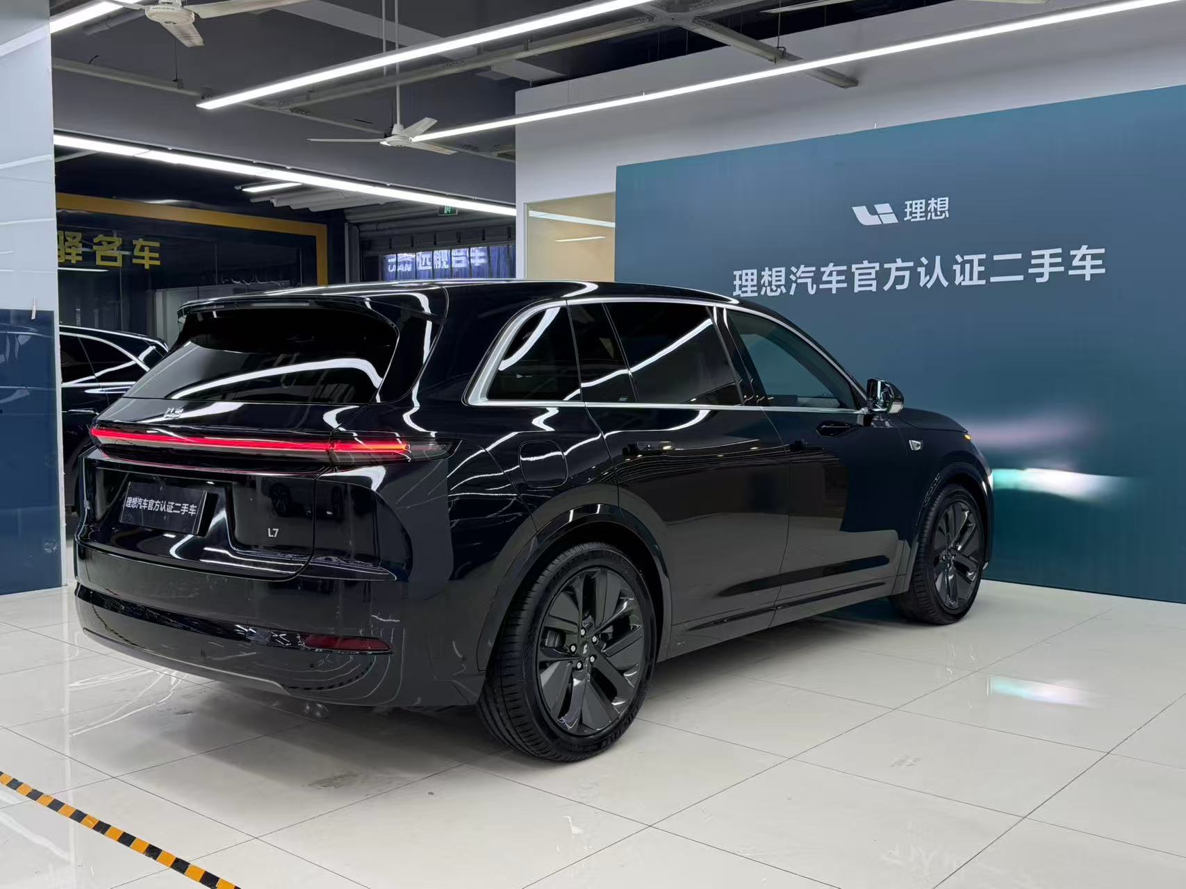 Li L7 2025 immagine di auto #13