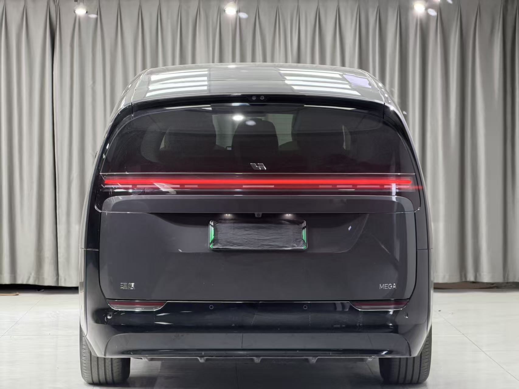 理想汽车 理想MEGA 2024 汽车图片 #13