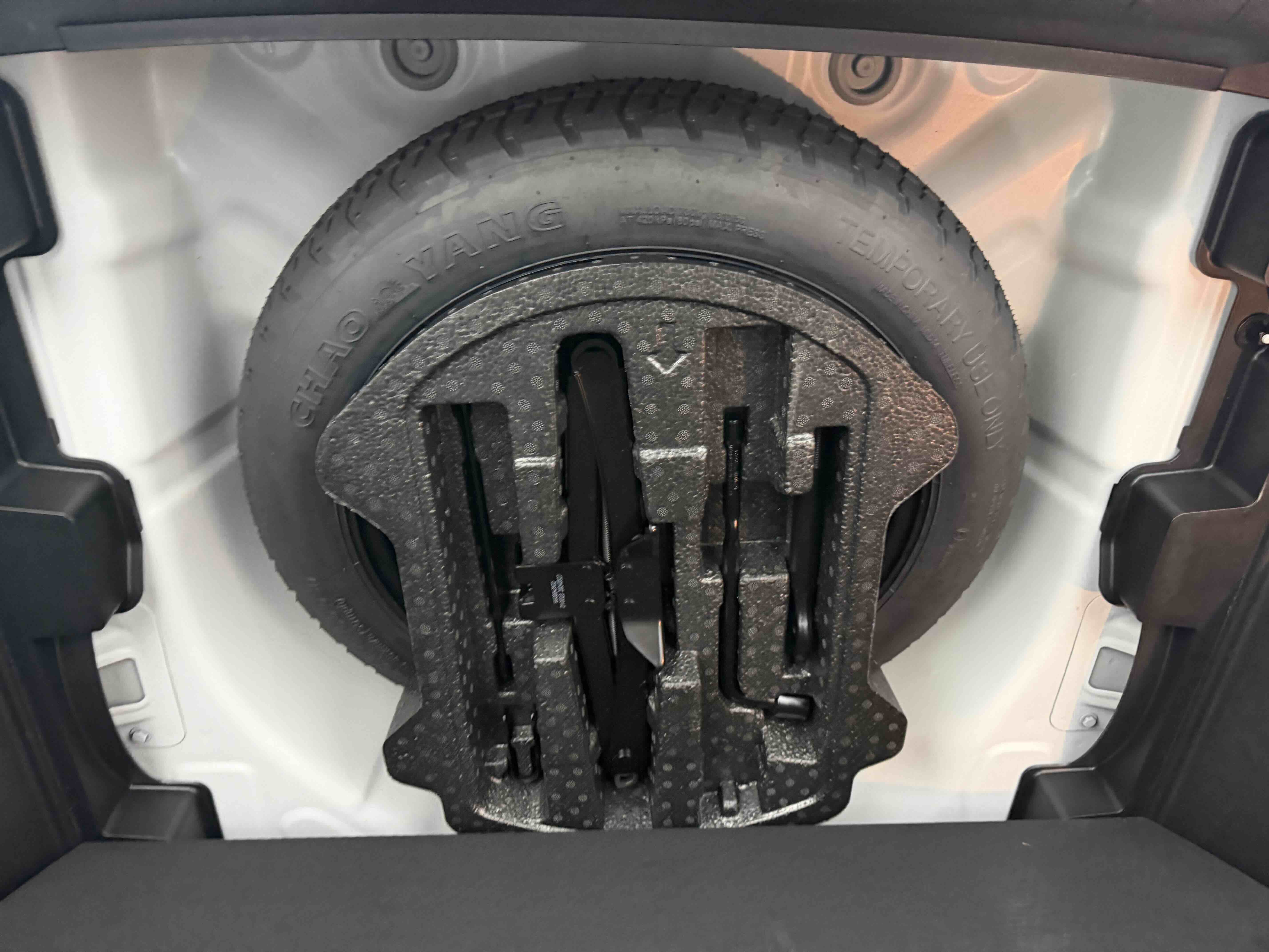 Coolray 2024 car image #13