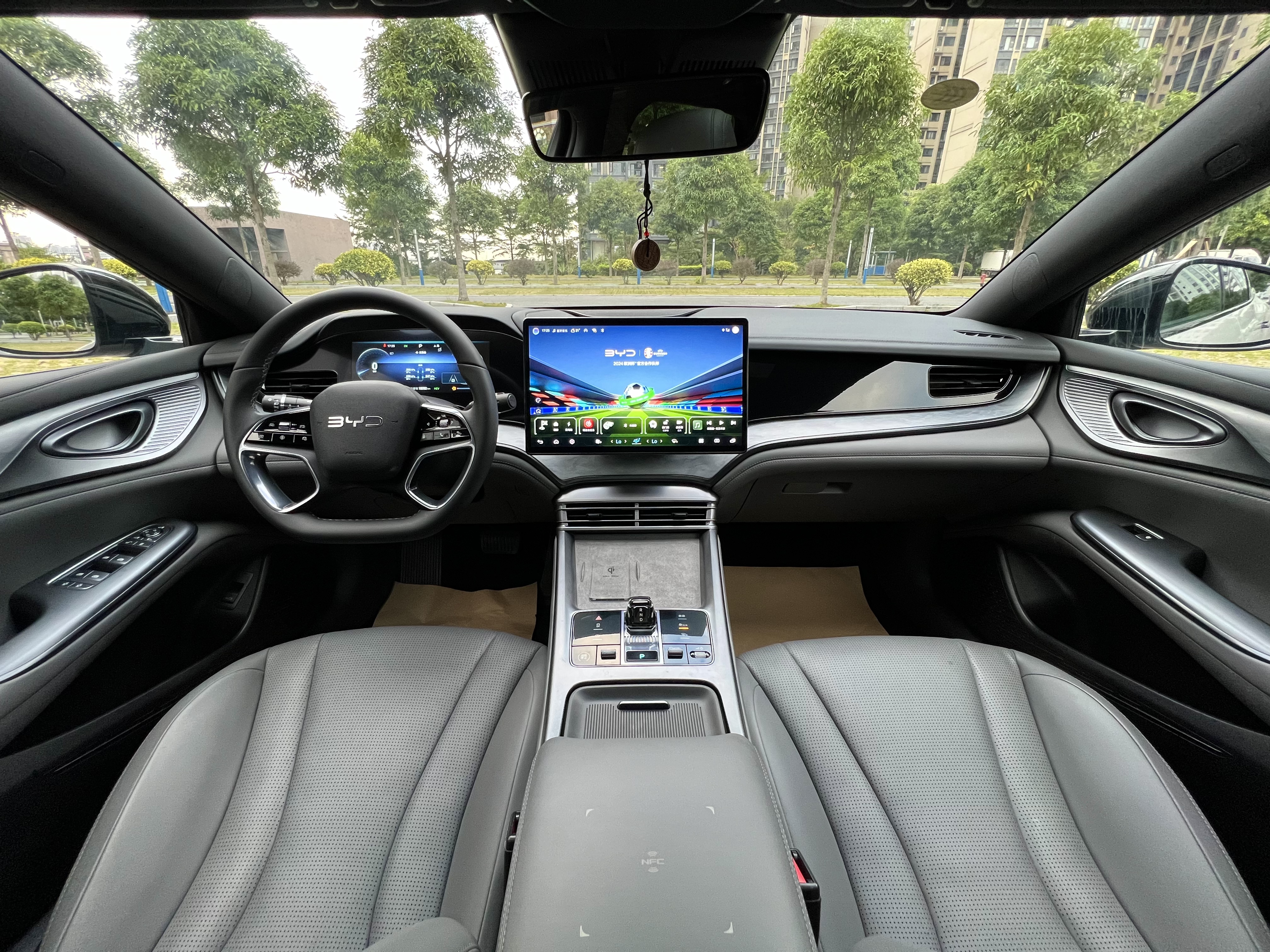 BYD Seal 2024 immagine di auto #13