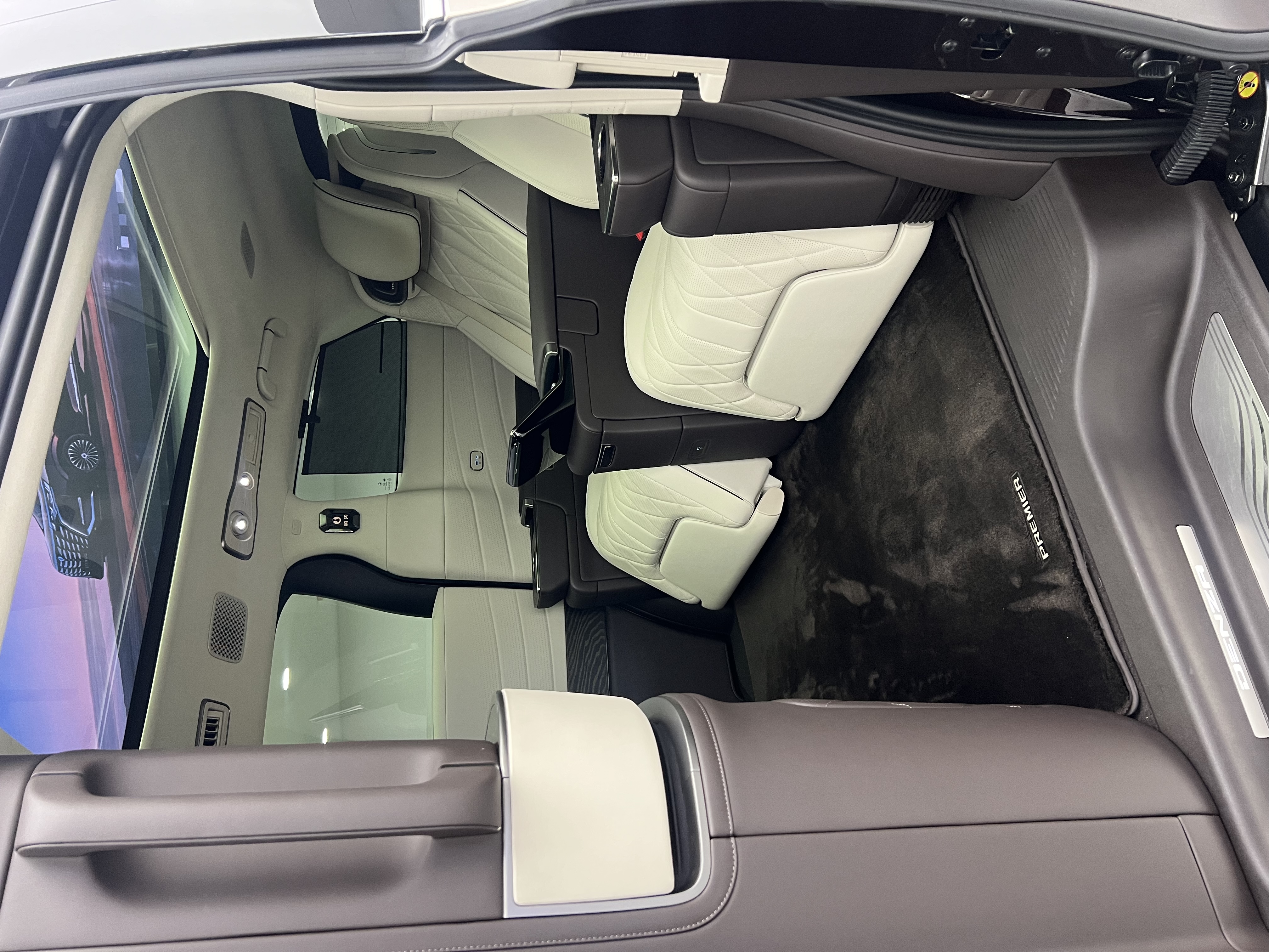 Denza D9 2024 #13 Denza D9 2024 car image #13