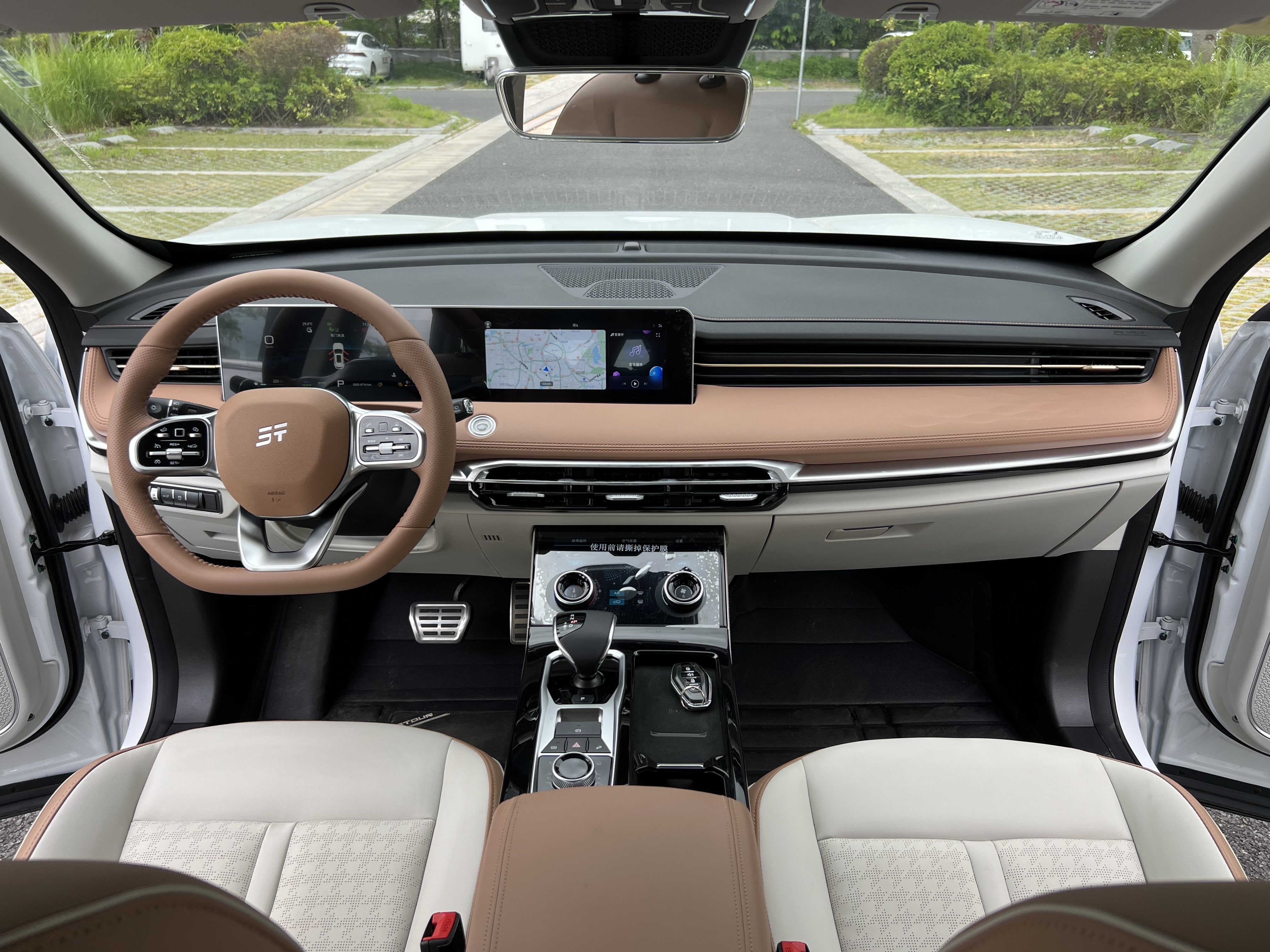 Jetour X70 C-DM 2024 car image #13