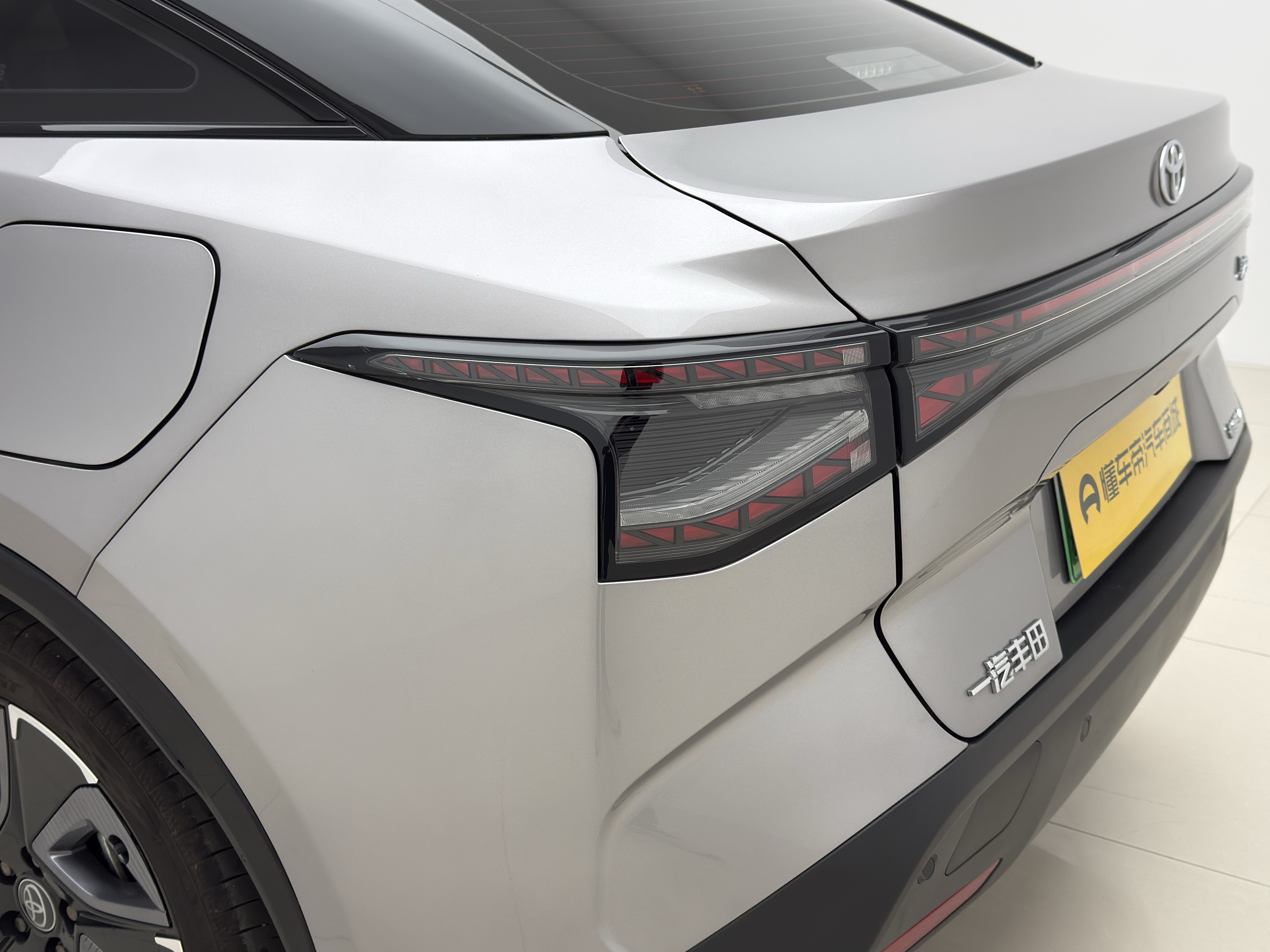 Toyota bZ3 2025 immagine di auto #13