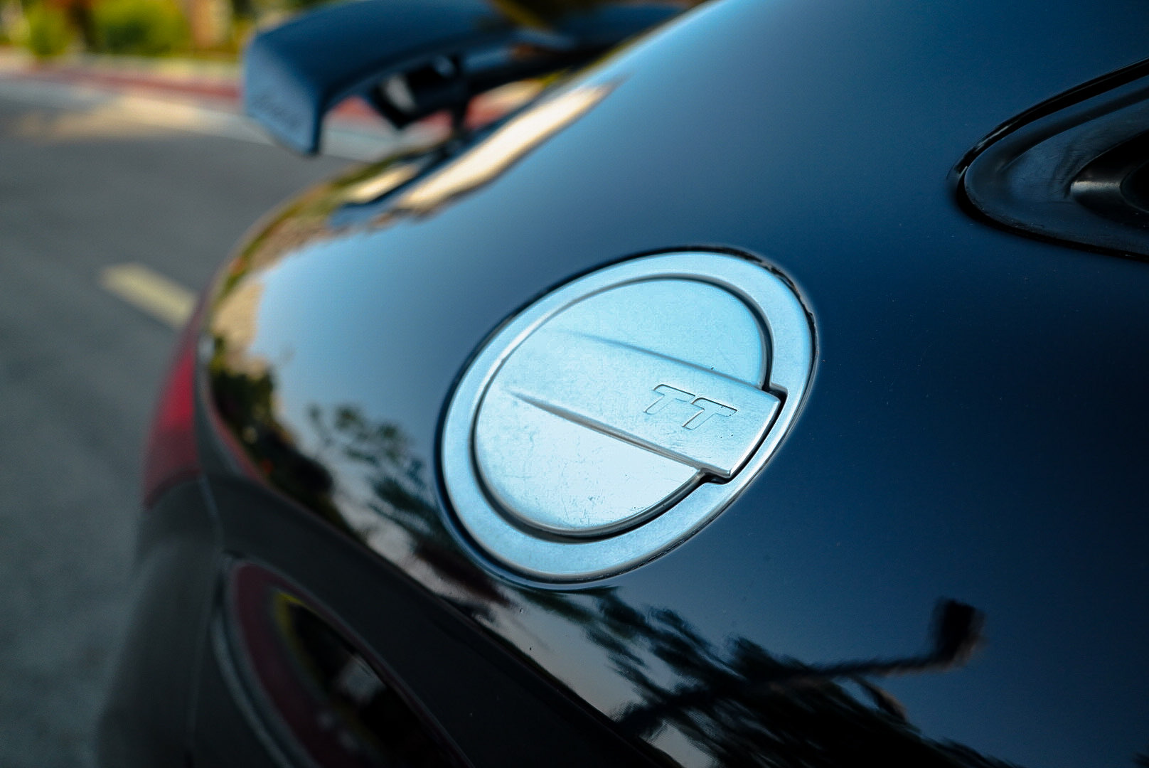 Audi TTS 2011 car image #13