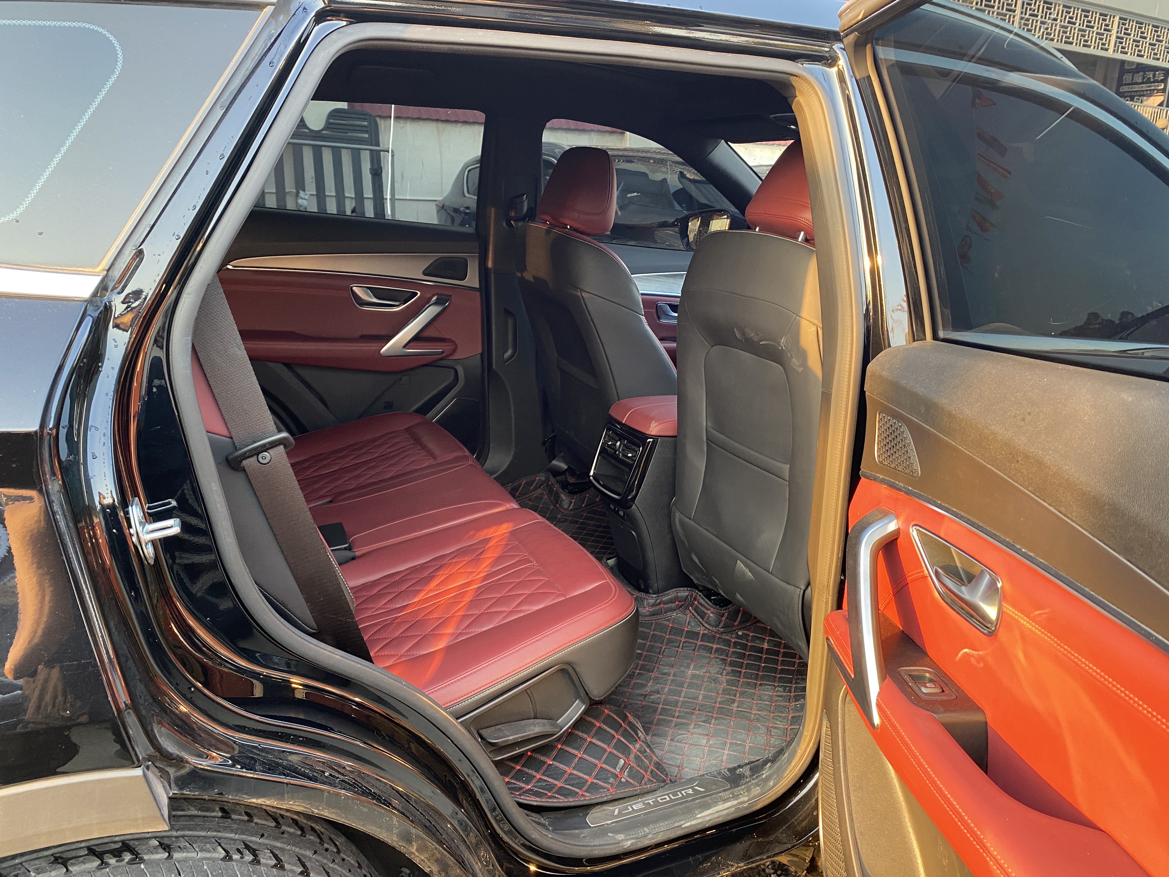 X70 PLUS 2024 car image #13