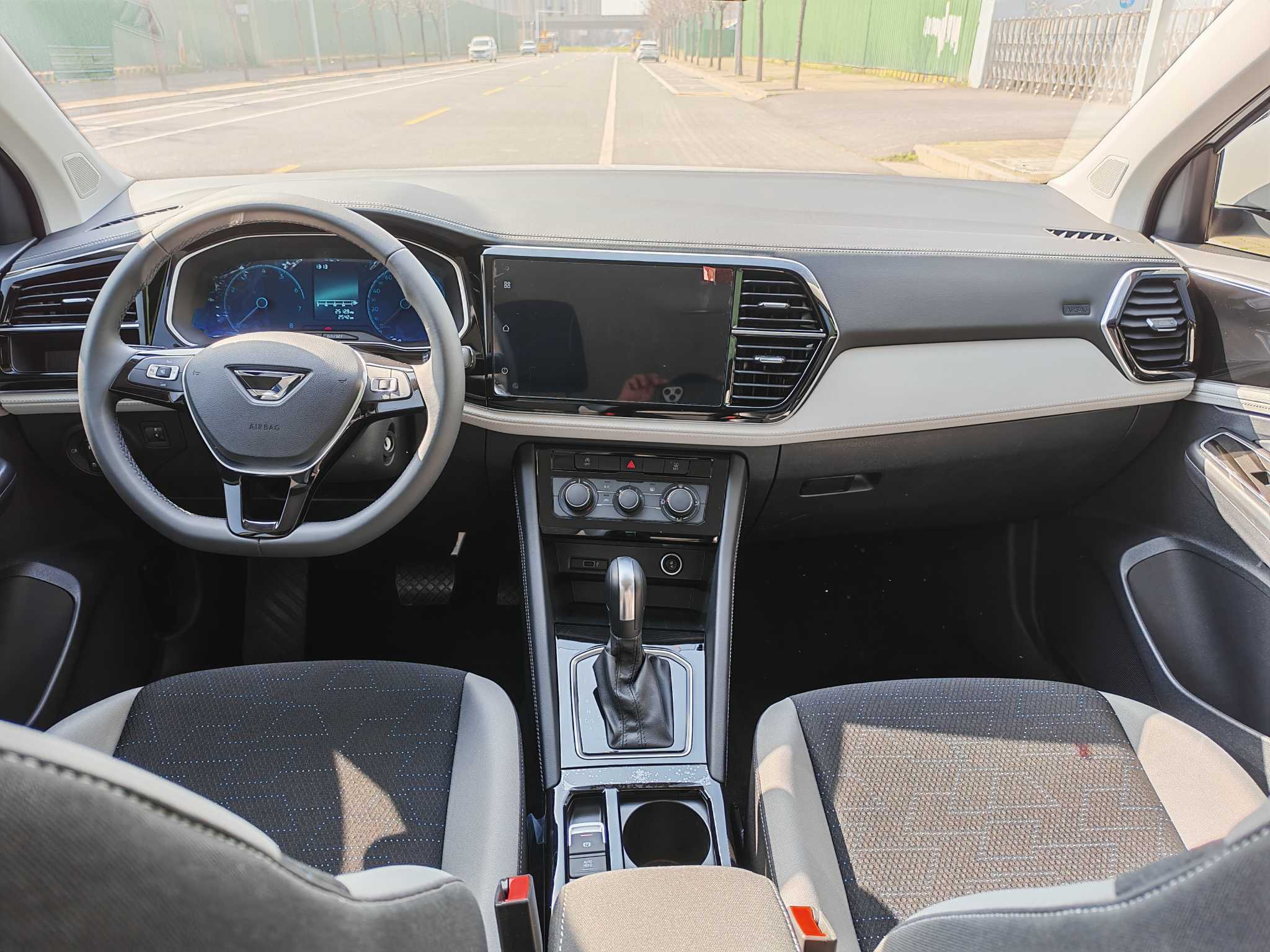 VS5 2025 car image #13