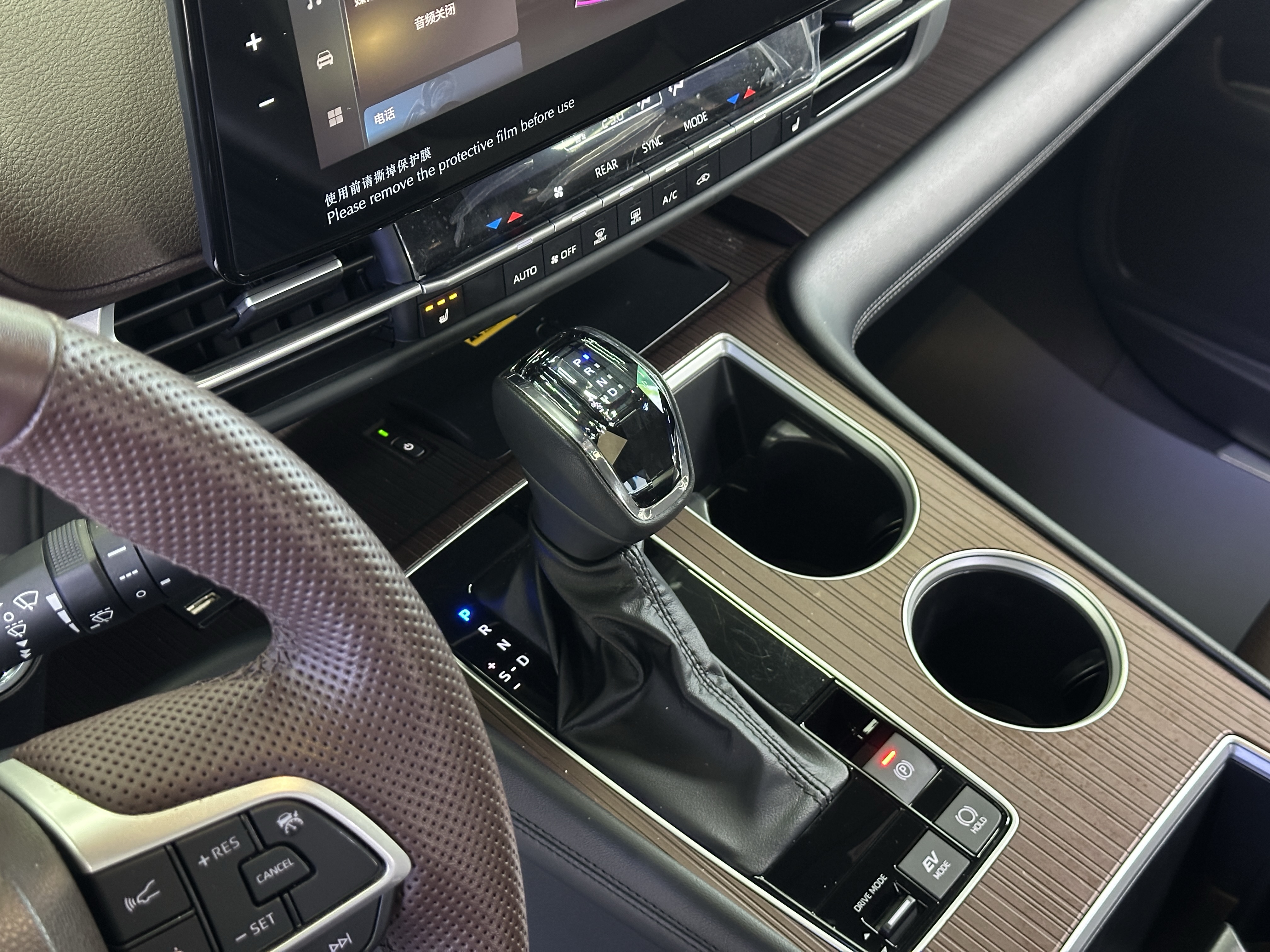 Toyota Granvia 2024 #13 Toyota Granvia 2024 car image #13