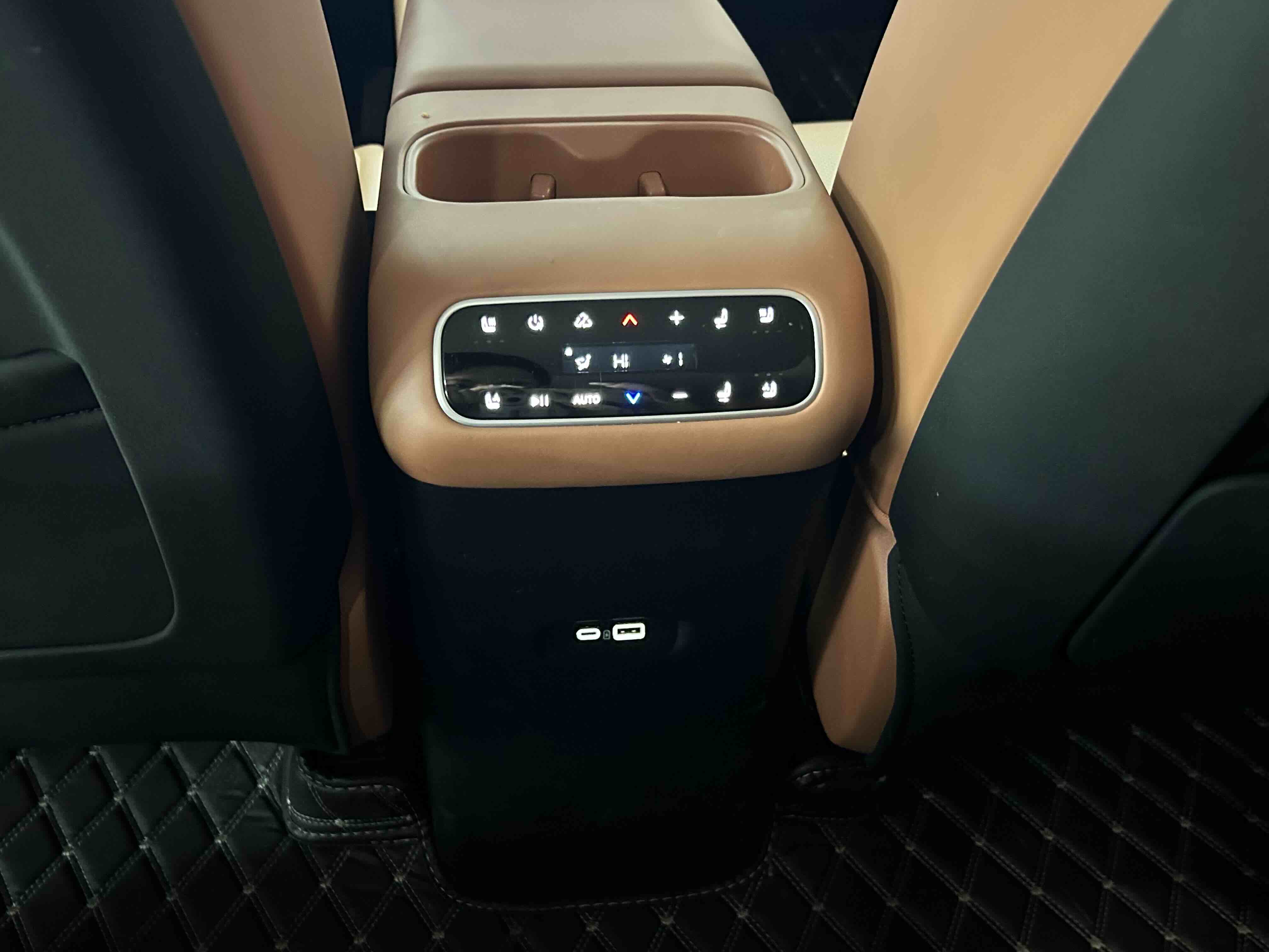 Leapmotor C16 2025 car image #13