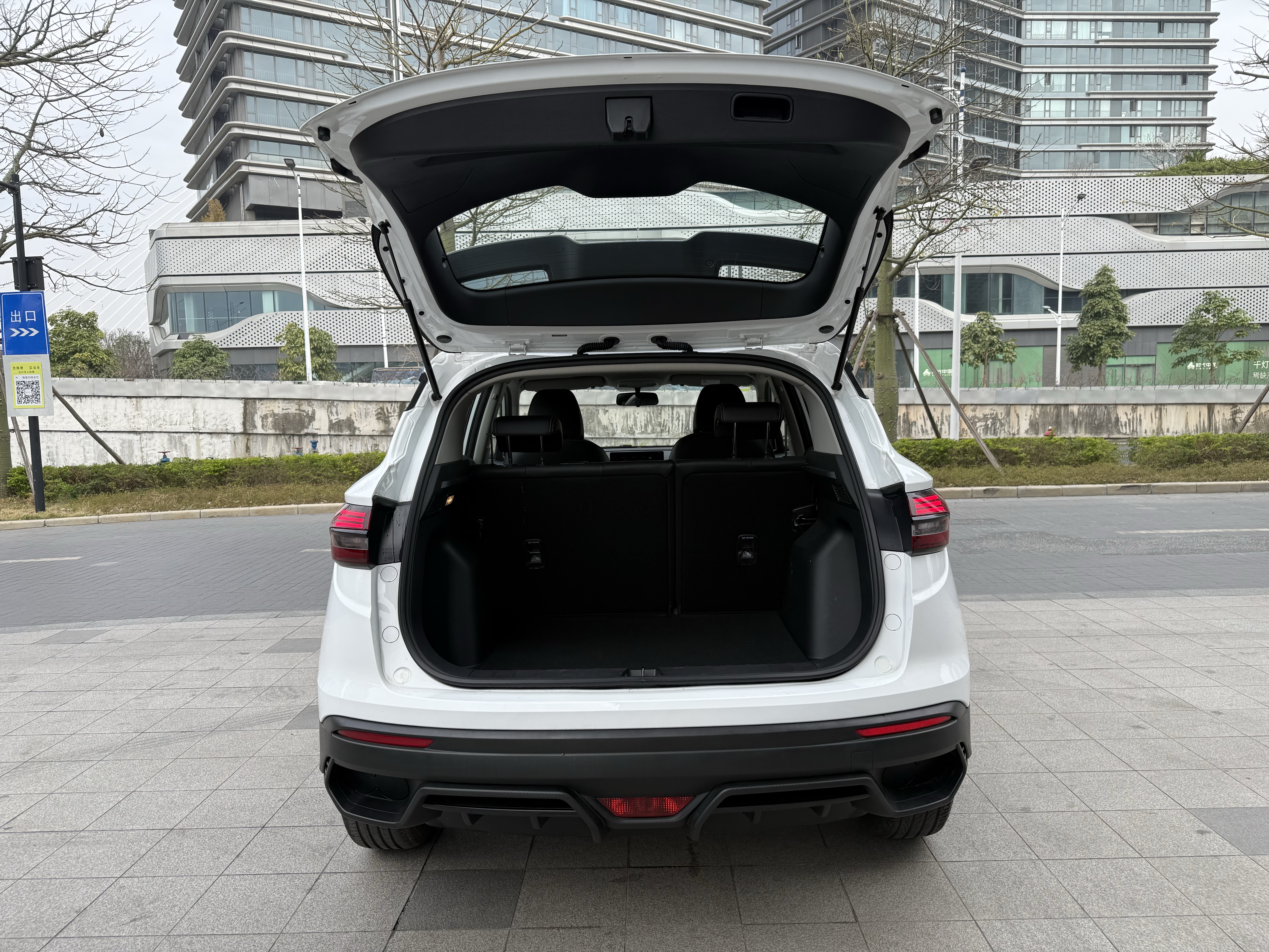 GEELY Coolray 2025 car image #13